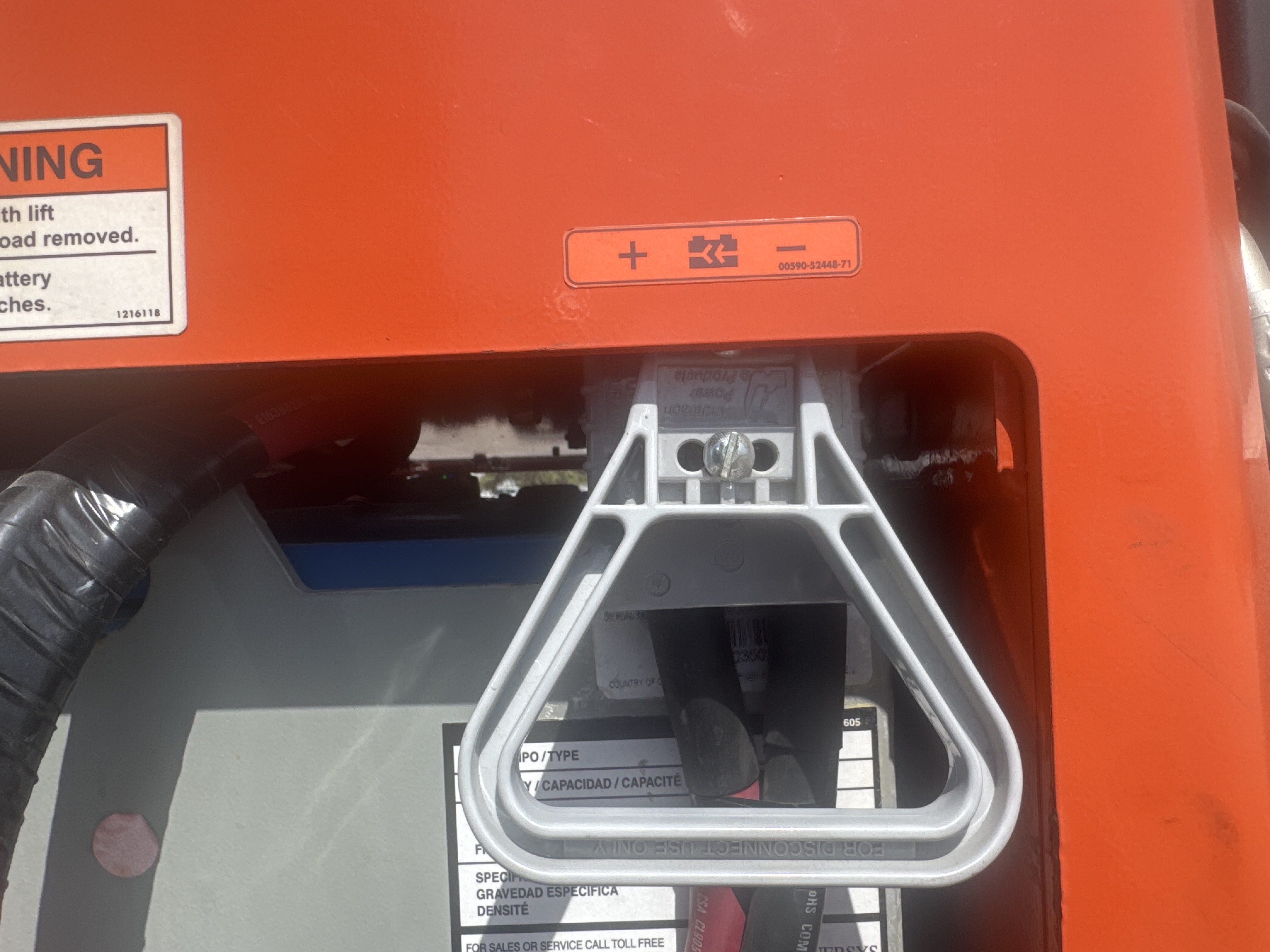RTM-009-Toyota-9BRU23-Reach-trucks-inspection-Electronics-Battery-1