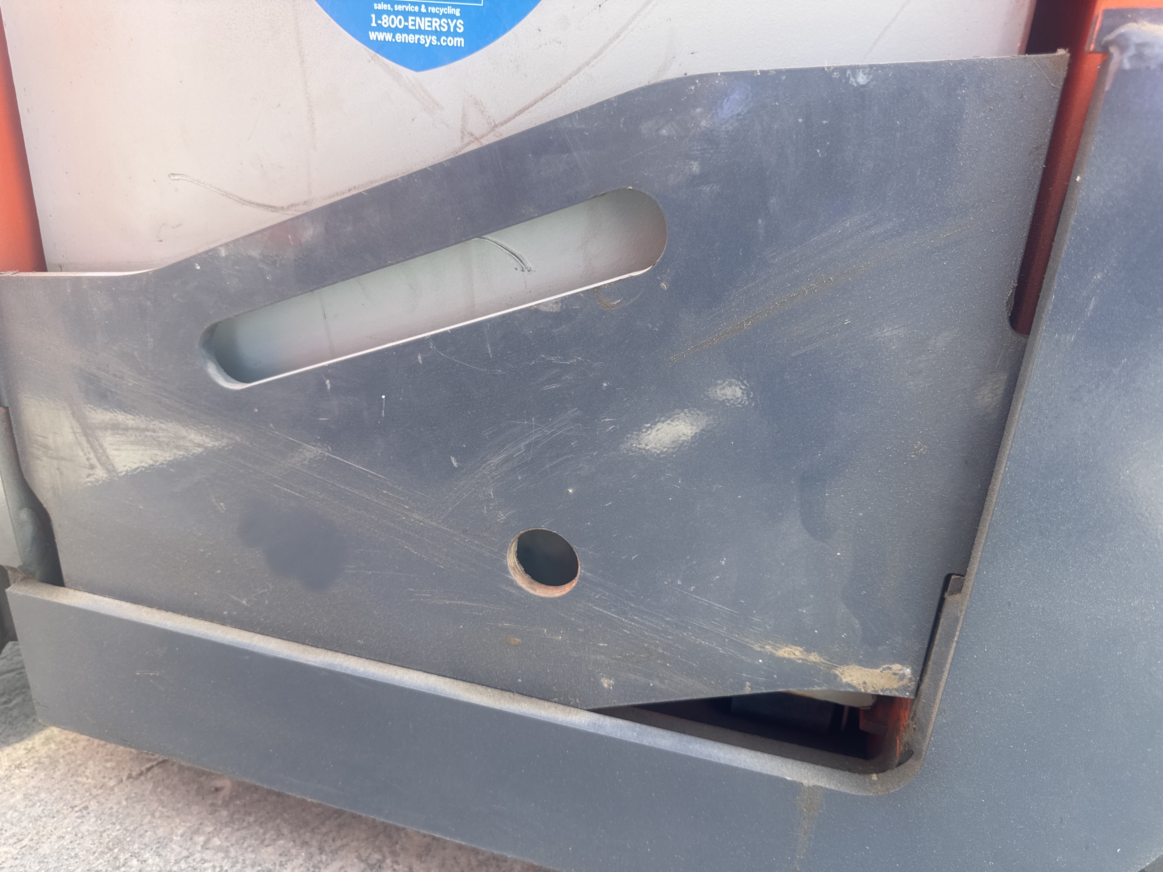 RTM-009-Toyota-9BRU23-Reach-trucks-inspection-Structure-Sheet-metal-(fiberglass)-1