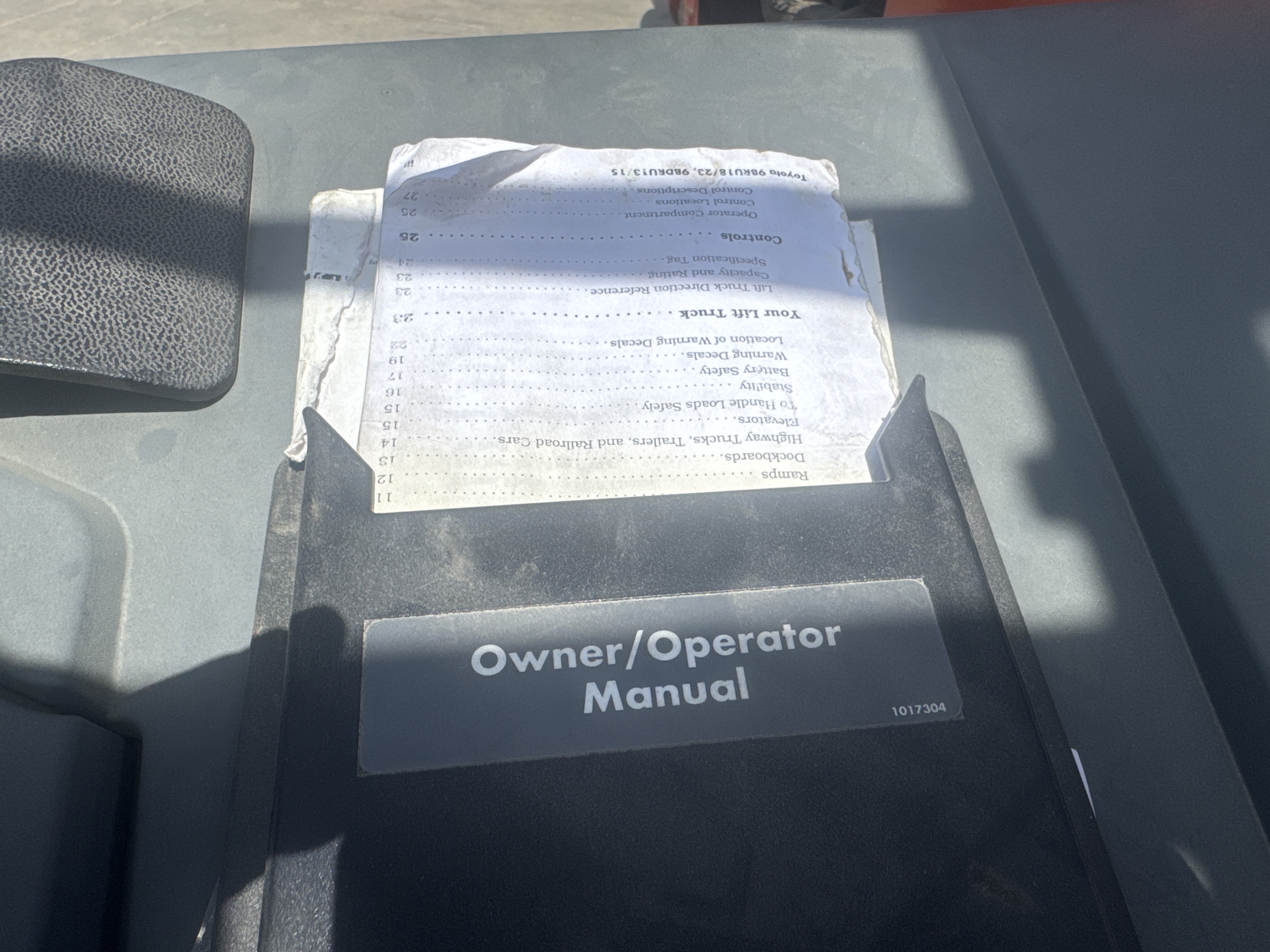 RTM-009-Toyota-9BRU23-Reach-trucks-inspection-Safety-Manufacturer's-manual-1