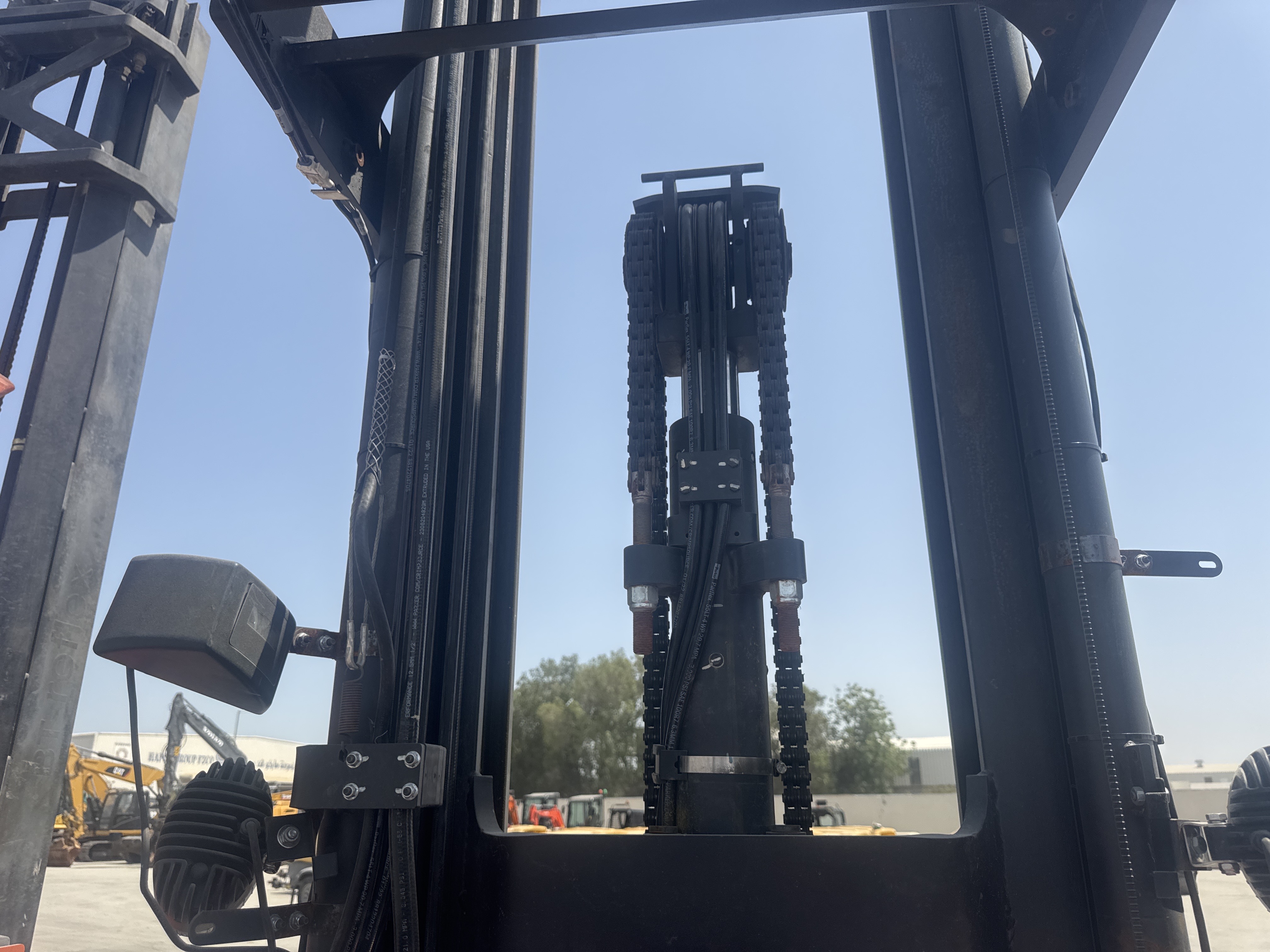RTM-009-Toyota-9BRU23-Reach-trucks-inspection-Hydraulics-Lift-cylinders-1