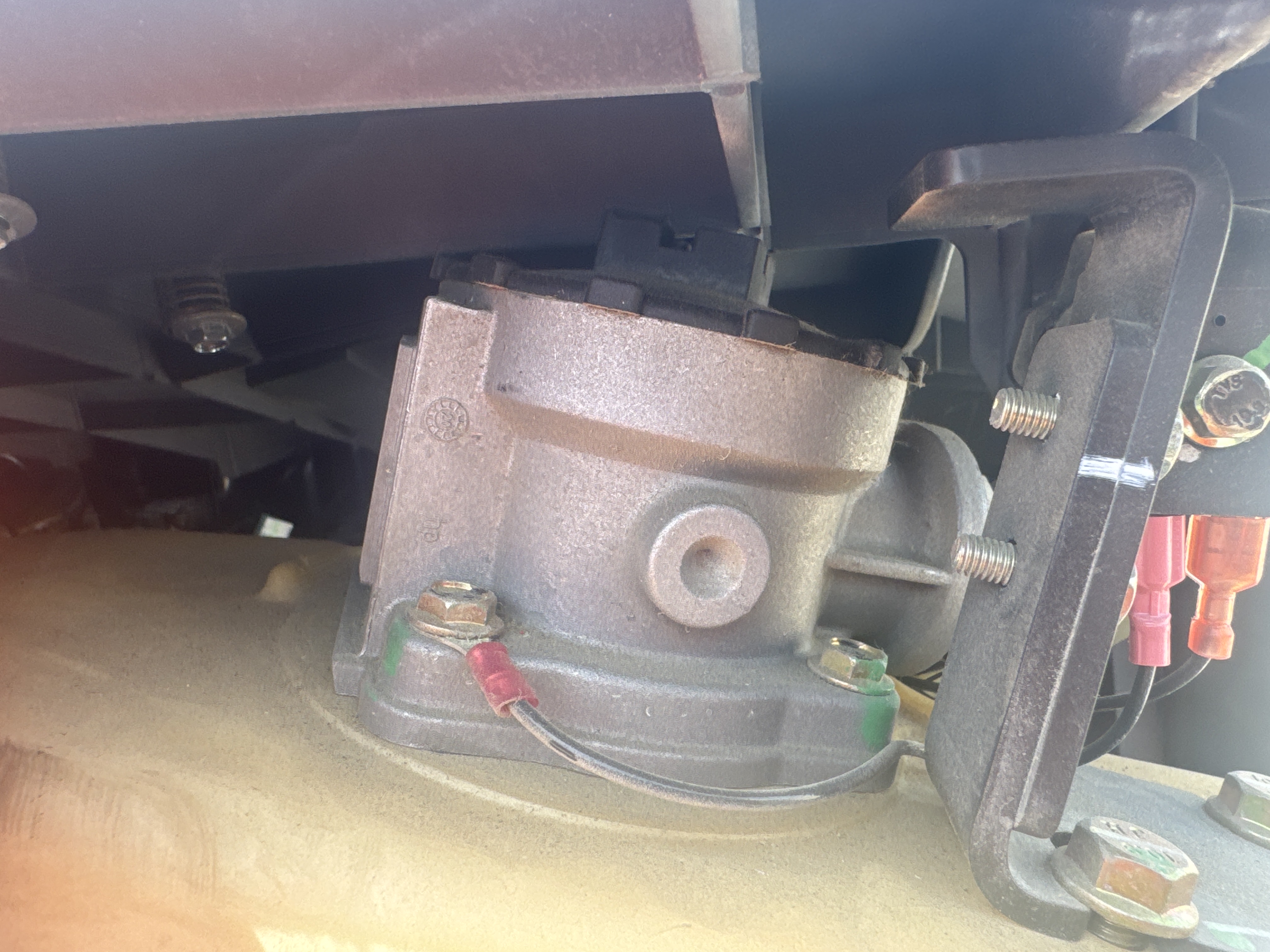 RTM-009-Toyota-9BRU23-Reach-trucks-inspection-Hydraulics-Hydraulic-pump-1