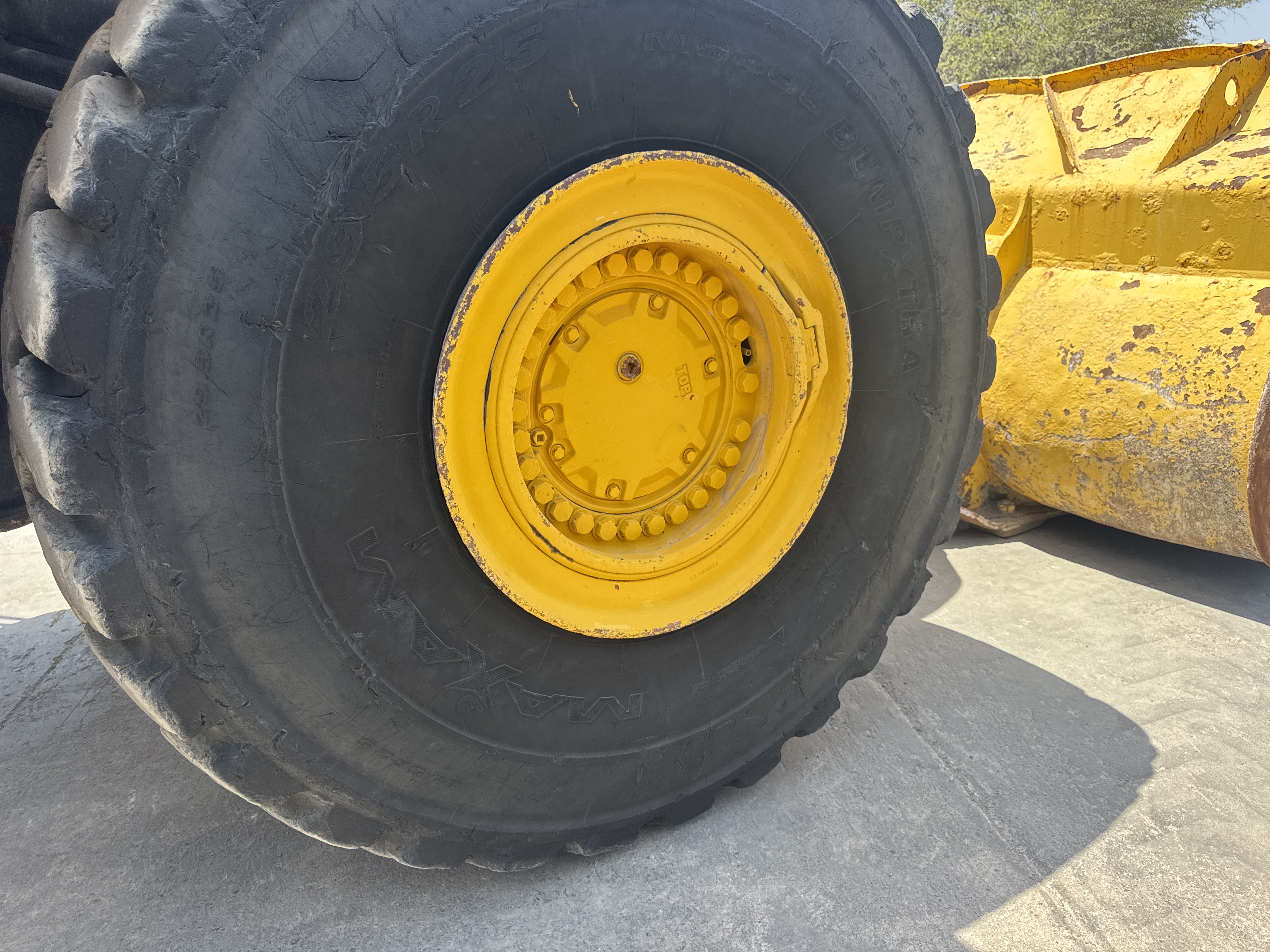 WHL-018-كوماتسو-WA500-6R-لوادر-بعجلات-فحص-الهيكل-الإطار-الأمامي-الأيمن-/-محور-العجلة---الحالة-1