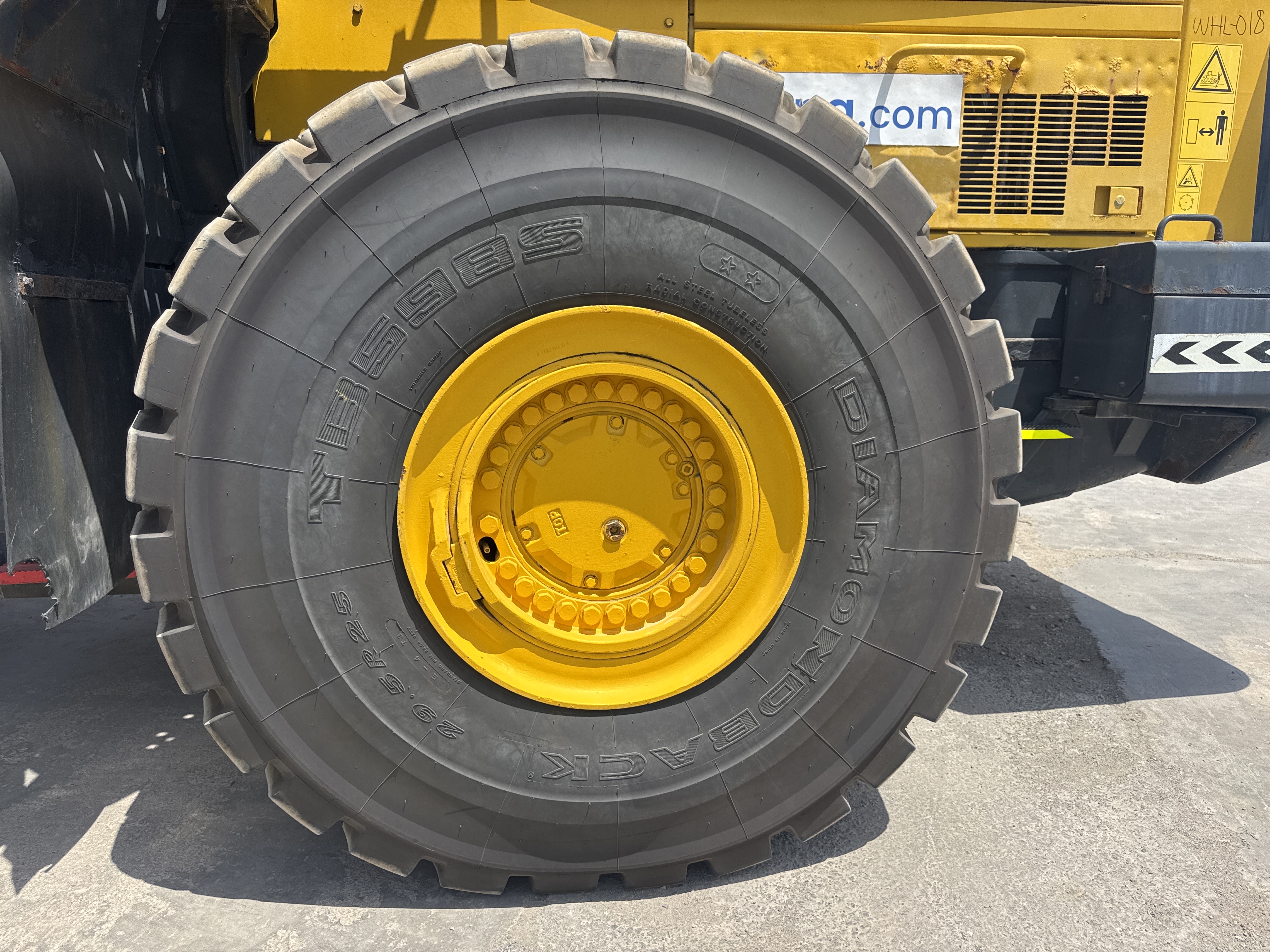WHL-018-كوماتسو-WA500-6R-لوادر-بعجلات-فحص-الهيكل-الإطار-الخلفي-الأيسر-/-محور-العجلة---الحالة-1