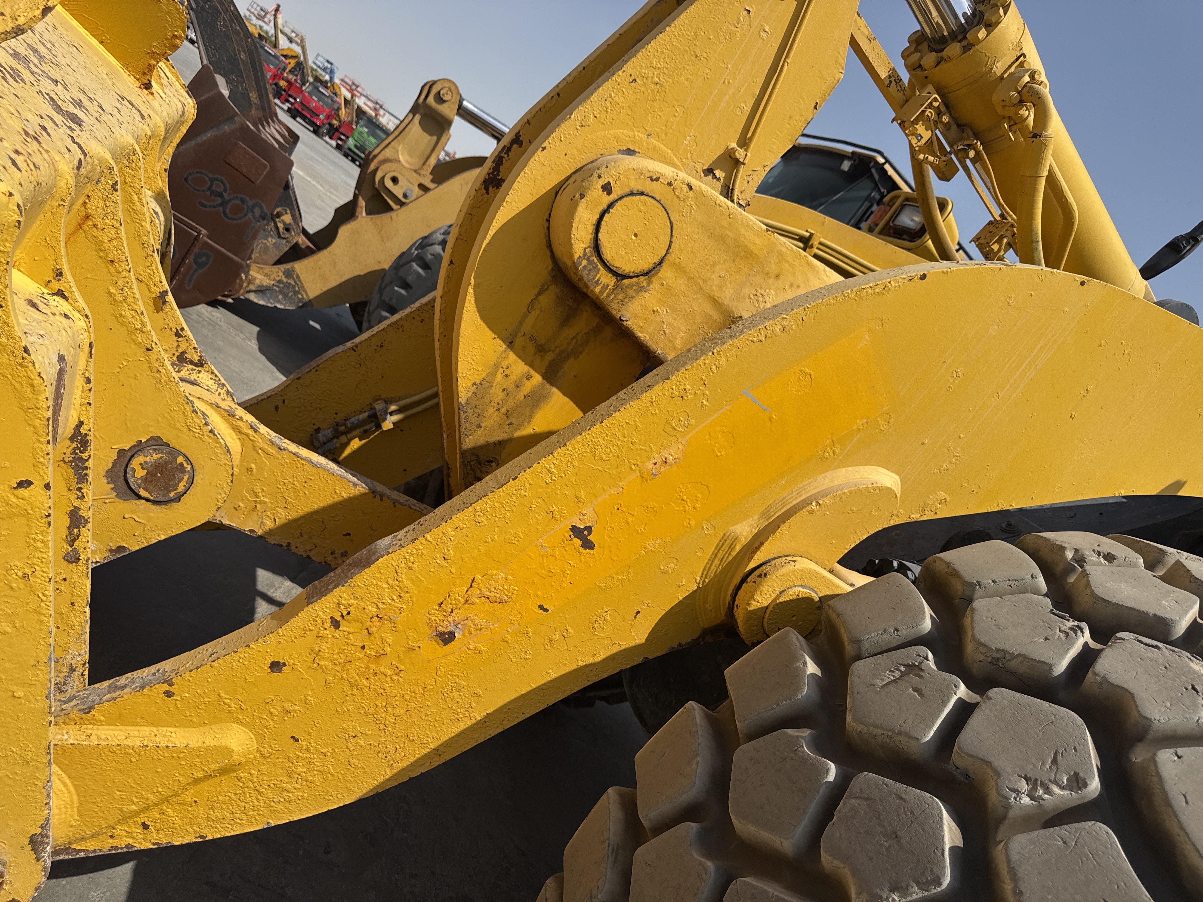 WHL-018-كوماتسو-WA500-6R-لوادر-بعجلات-فحص-الهيكل-ذراع-الرفع-1