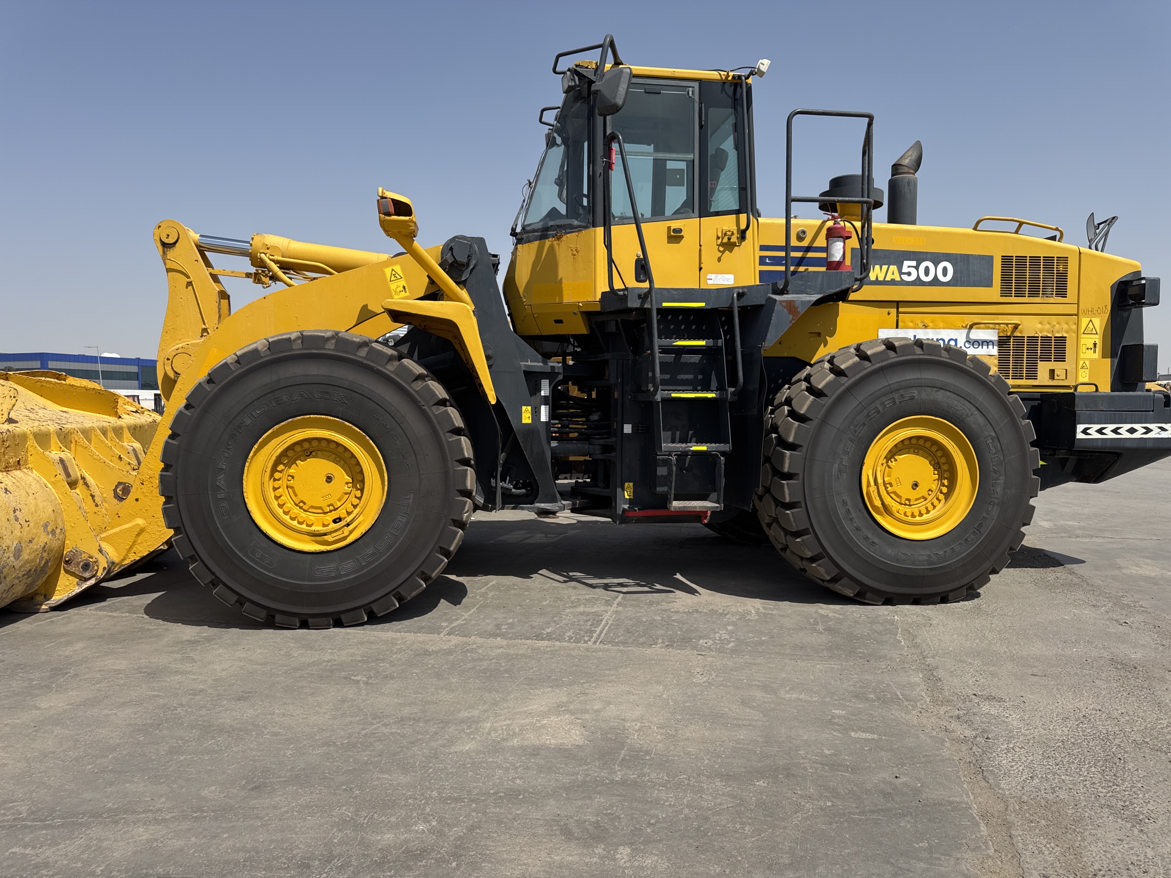 WHL-018-كوماتسو-WA500-6R-لوادر-بعجلات-فحص-الهيكل-الصبغ-1