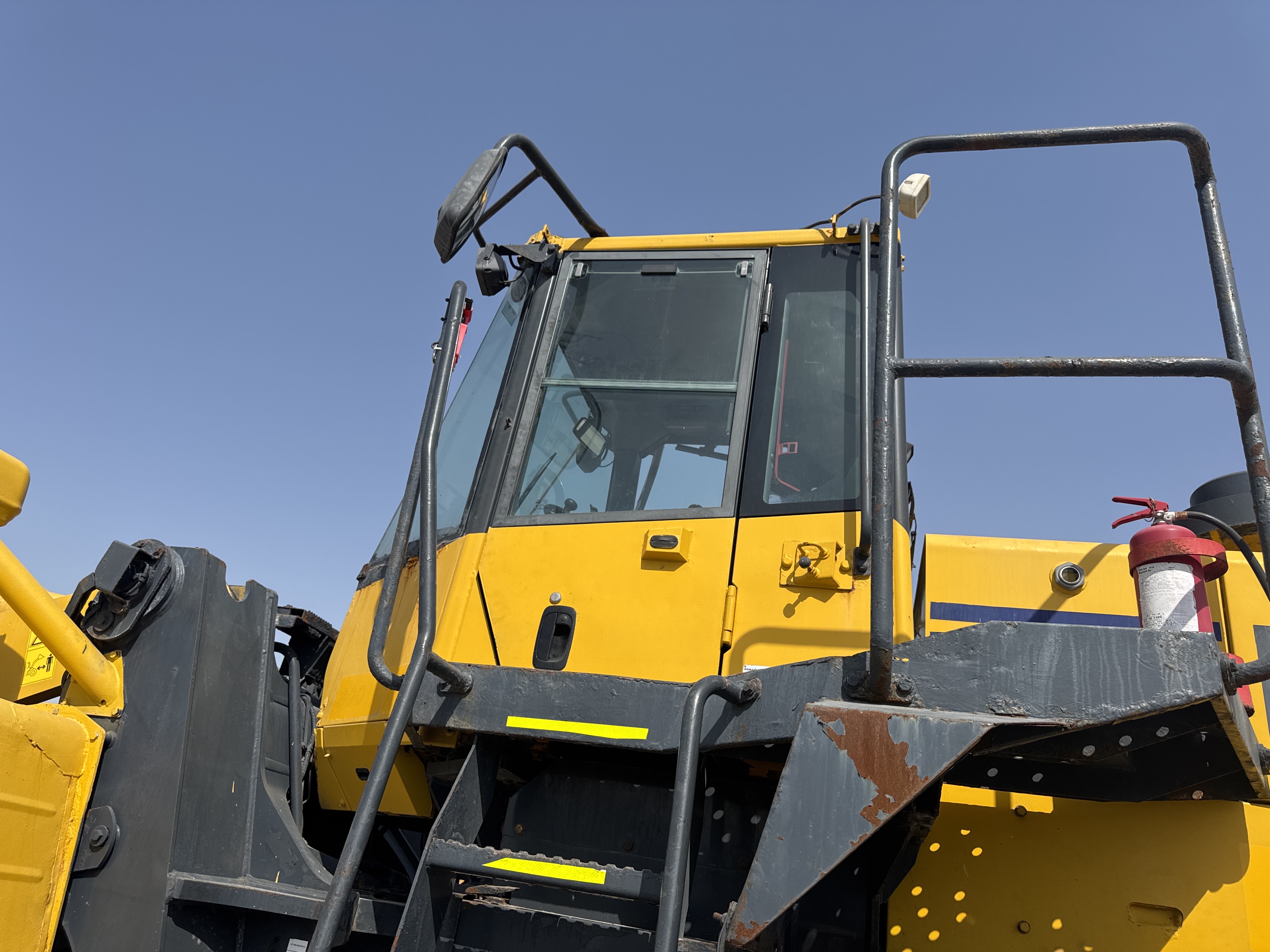 WHL-018-كوماتسو-WA500-6R-لوادر-بعجلات-فحص-الهيكل-الدرابزين-1