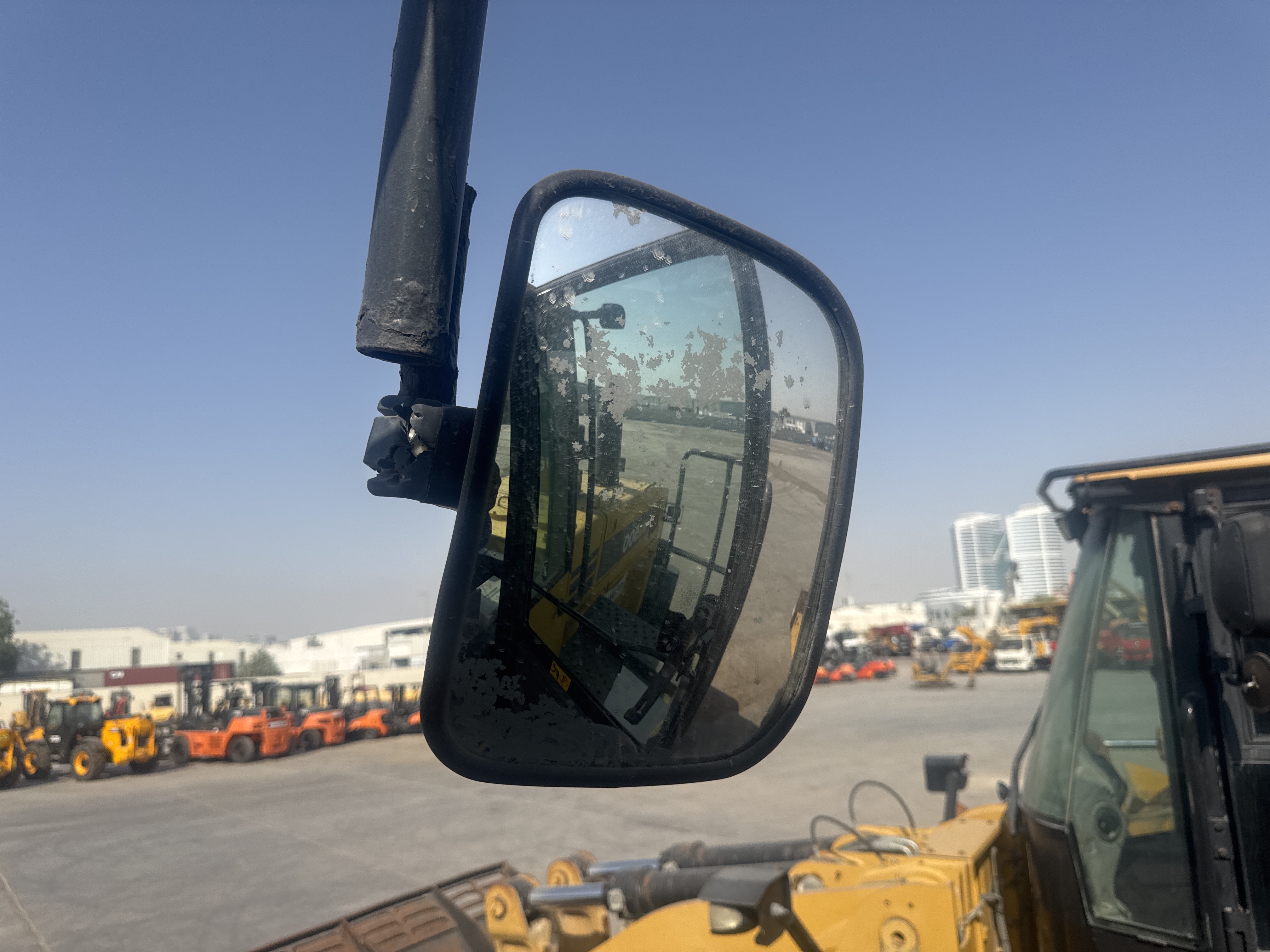 WHL-018-كوماتسو-WA500-6R-لوادر-بعجلات-فحص-الكابينة-المرايا-1