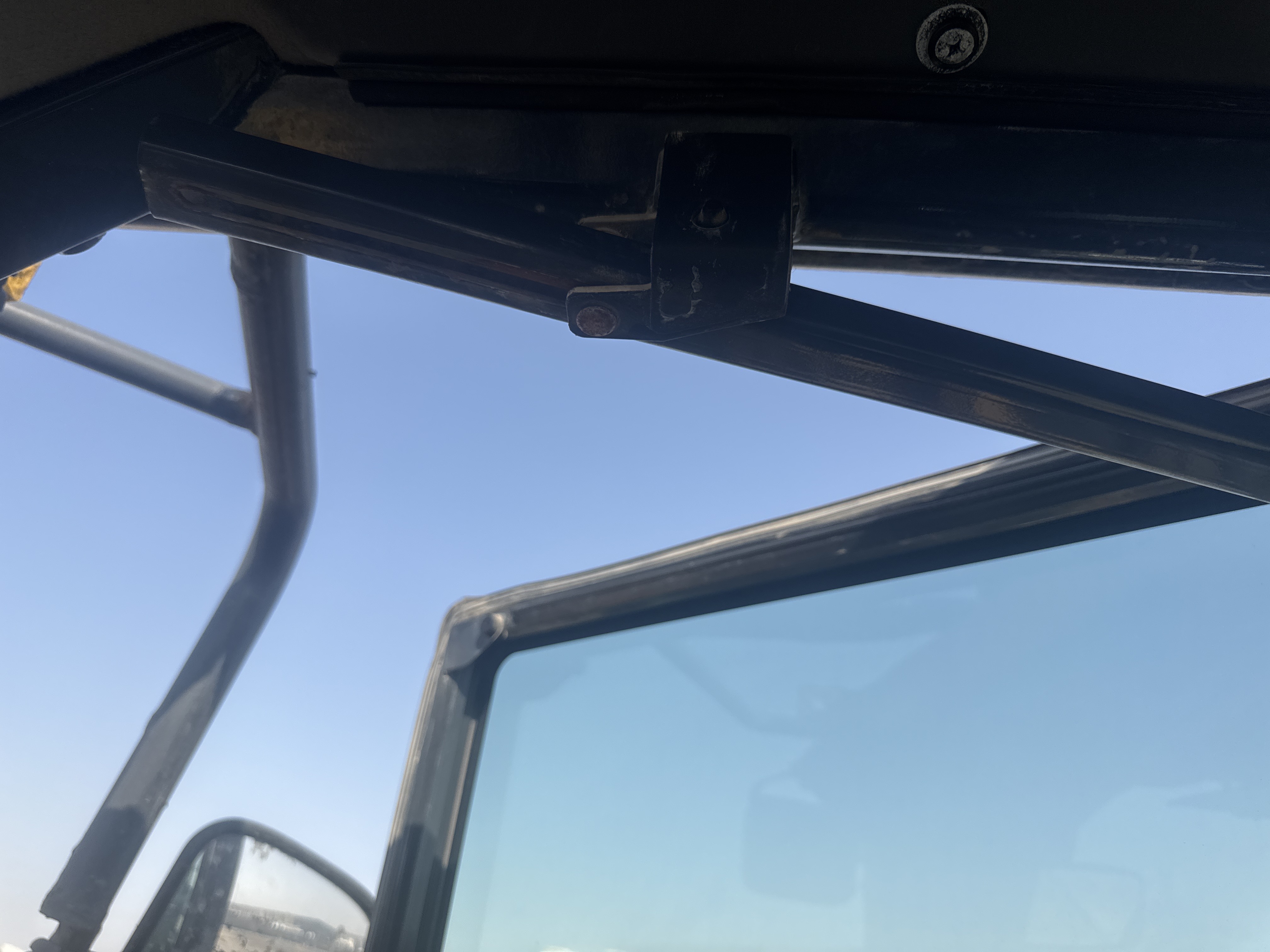 WHL-018-كوماتسو-WA500-6R-لوادر-بعجلات-فحص-الكابينة-قبضات-الباب-1