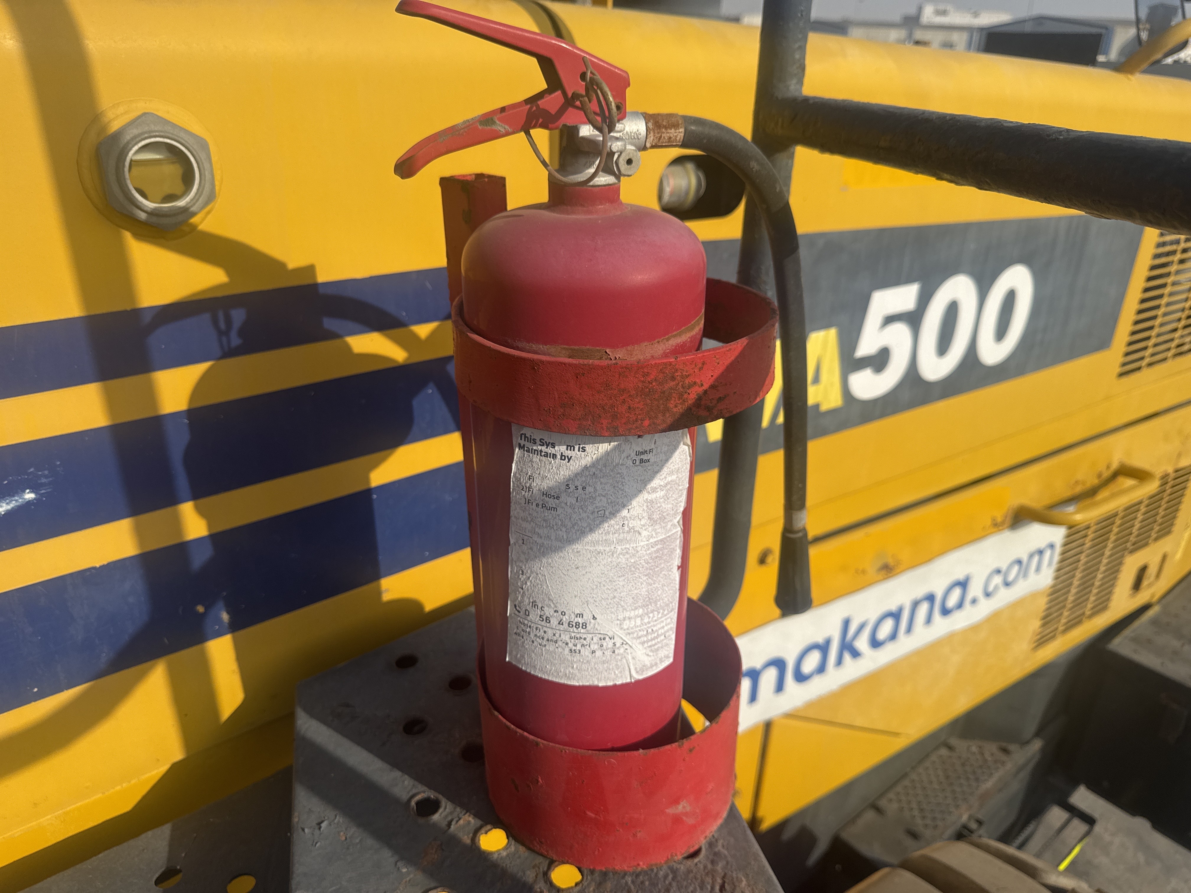 WHL-018-كوماتسو-WA500-6R-لوادر-بعجلات-فحص-الأمان-طفاية-الحريق-1