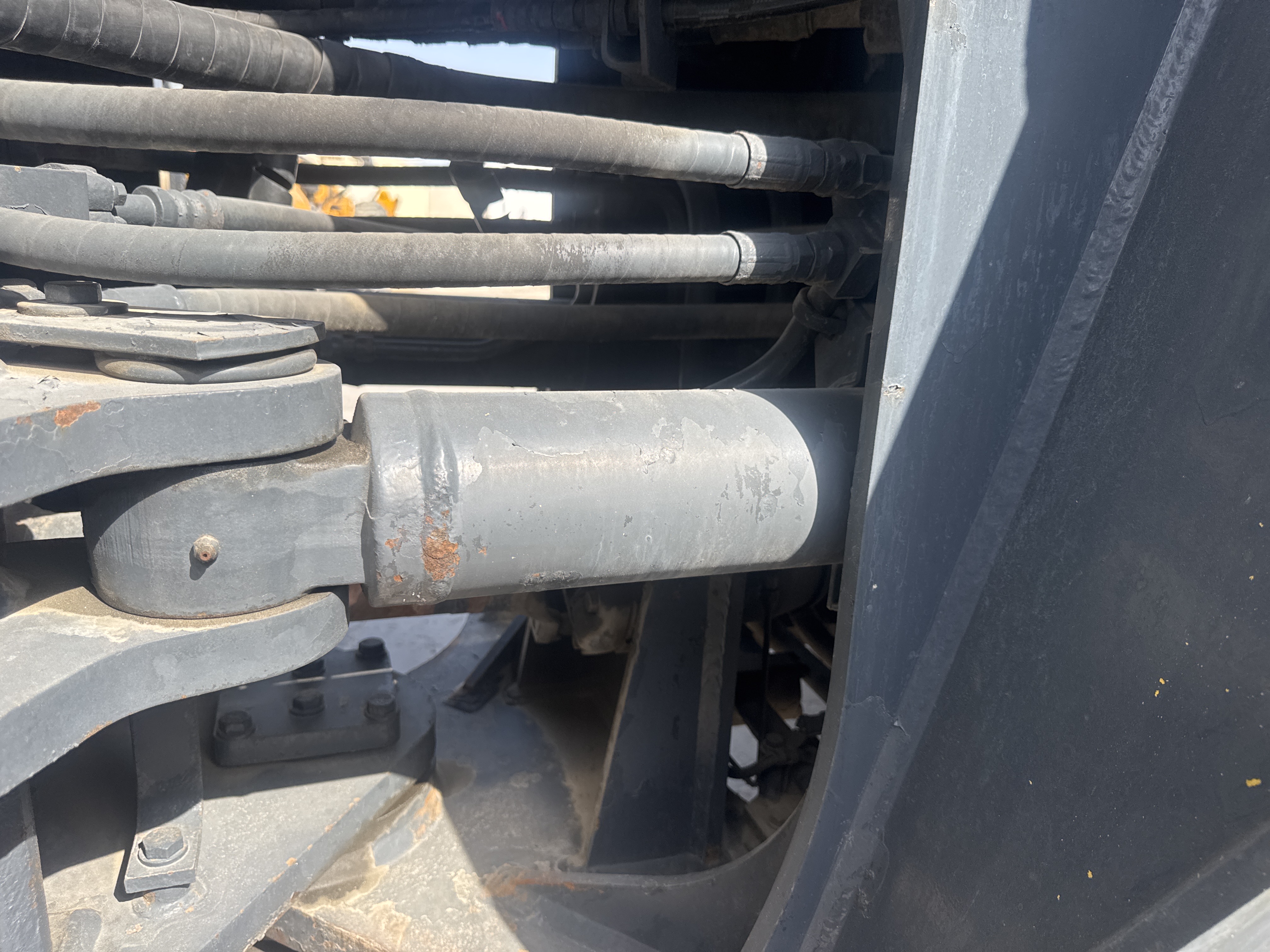 WHL-018-كوماتسو-WA500-6R-لوادر-بعجلات-فحص-الهيدروليك-اسطوانات-القيادة-1