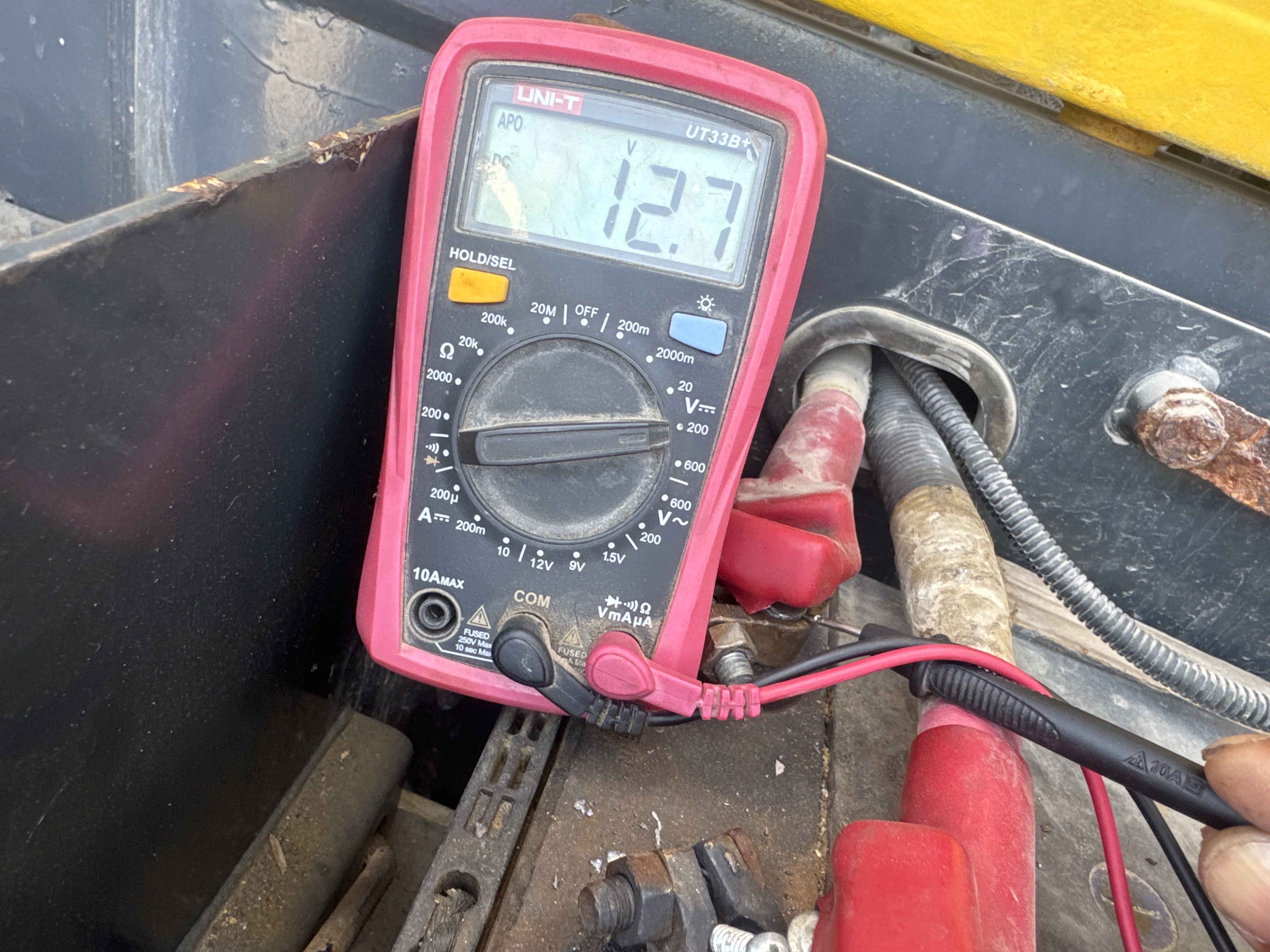 WHL-018-كوماتسو-WA500-6R-لوادر-بعجلات-فحص-الكهربائيات-البطارية-1