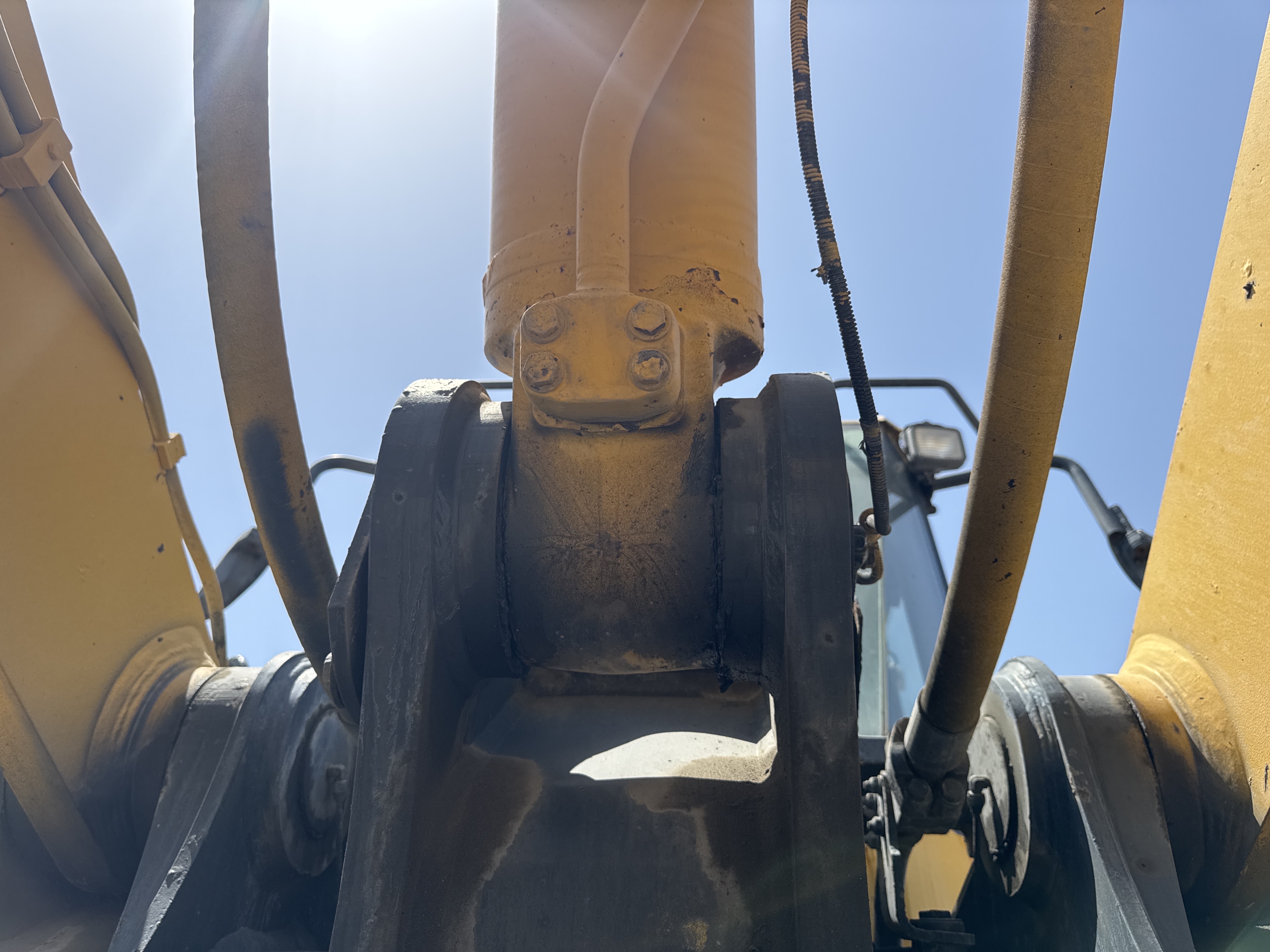 WHL-018-كوماتسو-WA500-6R-لوادر-بعجلات-فحص-الأمان-الدبابيس-والأقفال-الهيدروليكية-1