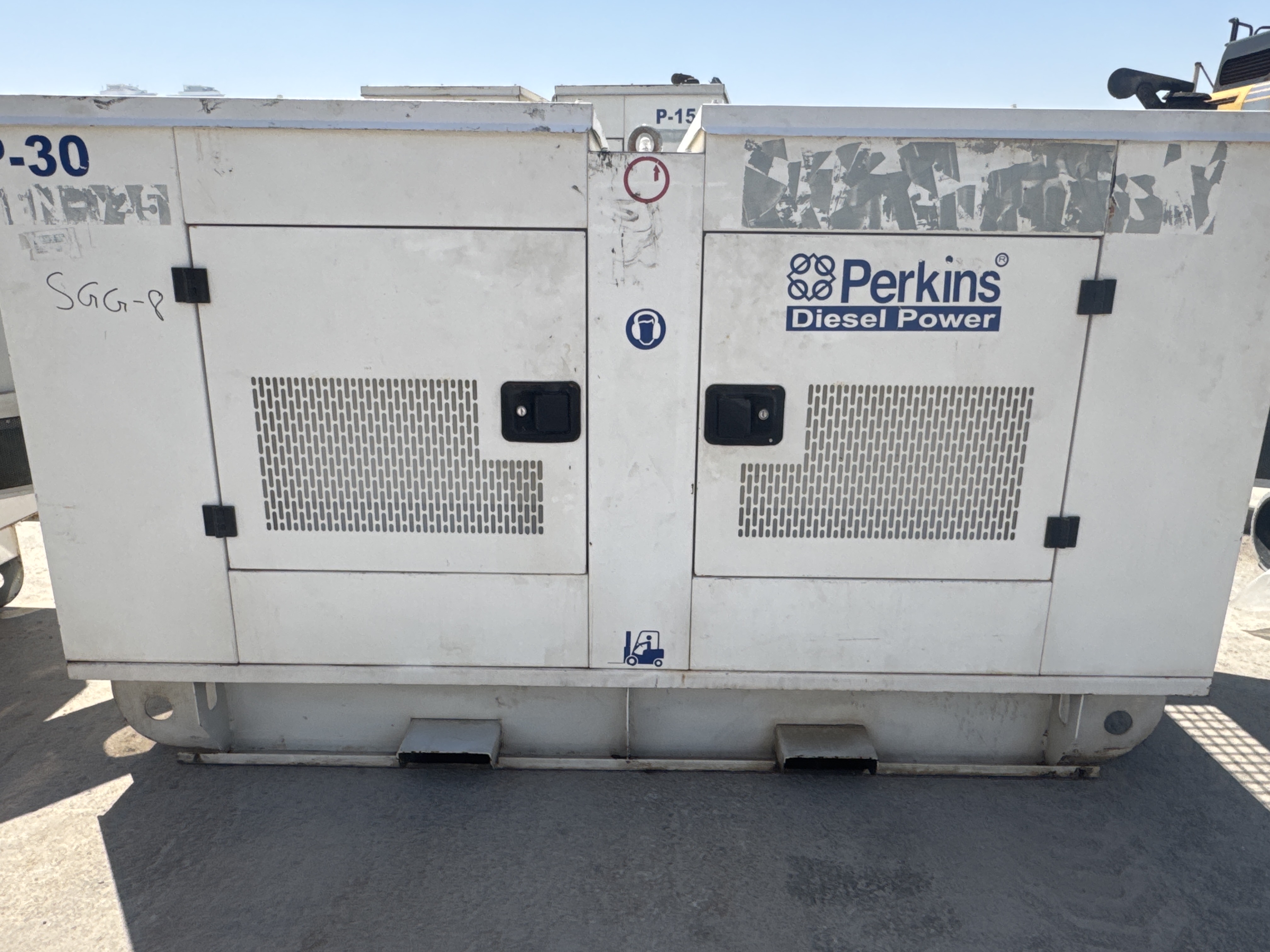 SGG-008-Perkins-30-kVA-Stationary-generators-inspection-Structure-Paint-1