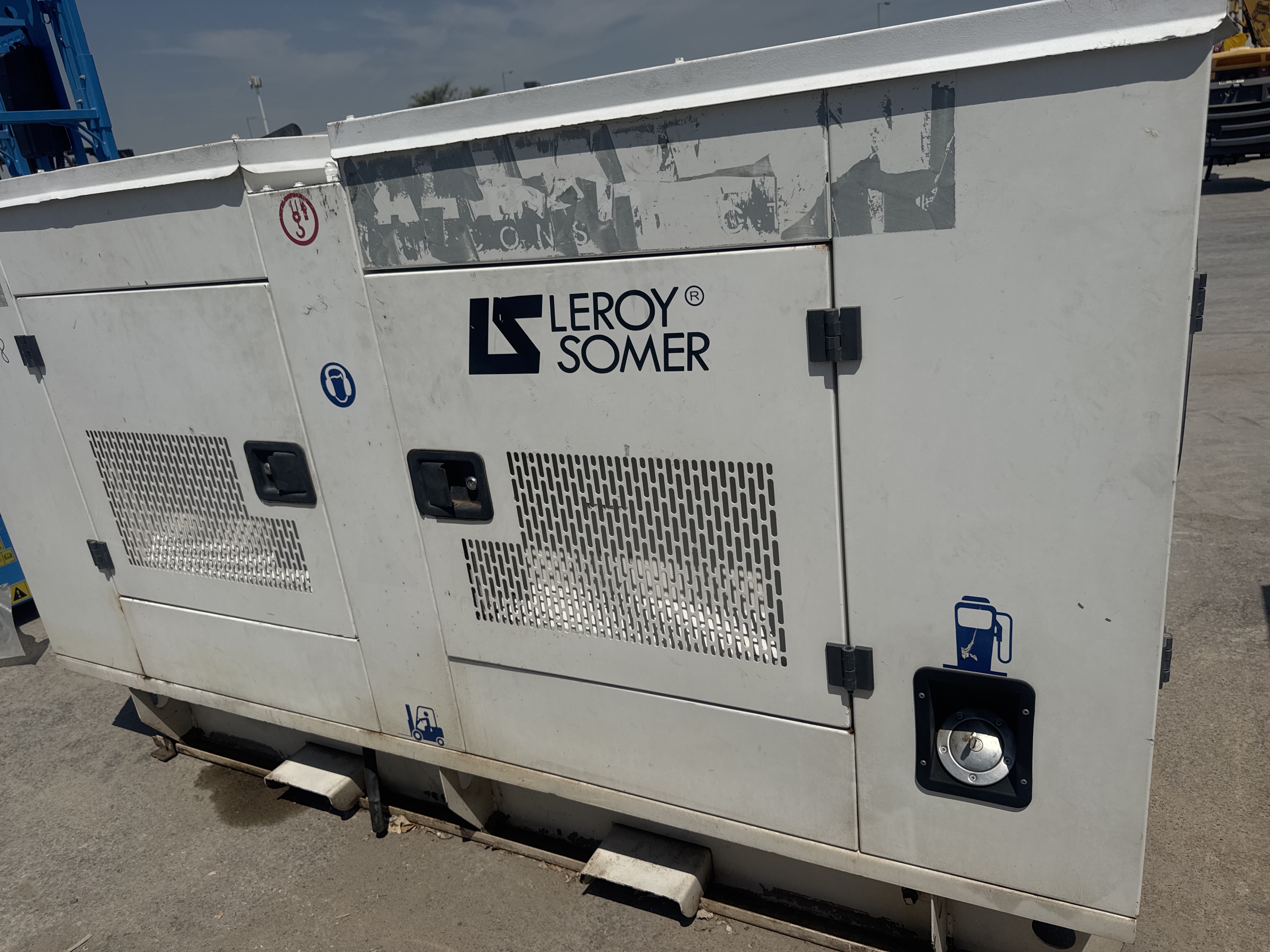 SGG-008-Perkins-30-kVA-Stationary-generators-inspection-Structure-Paint-1