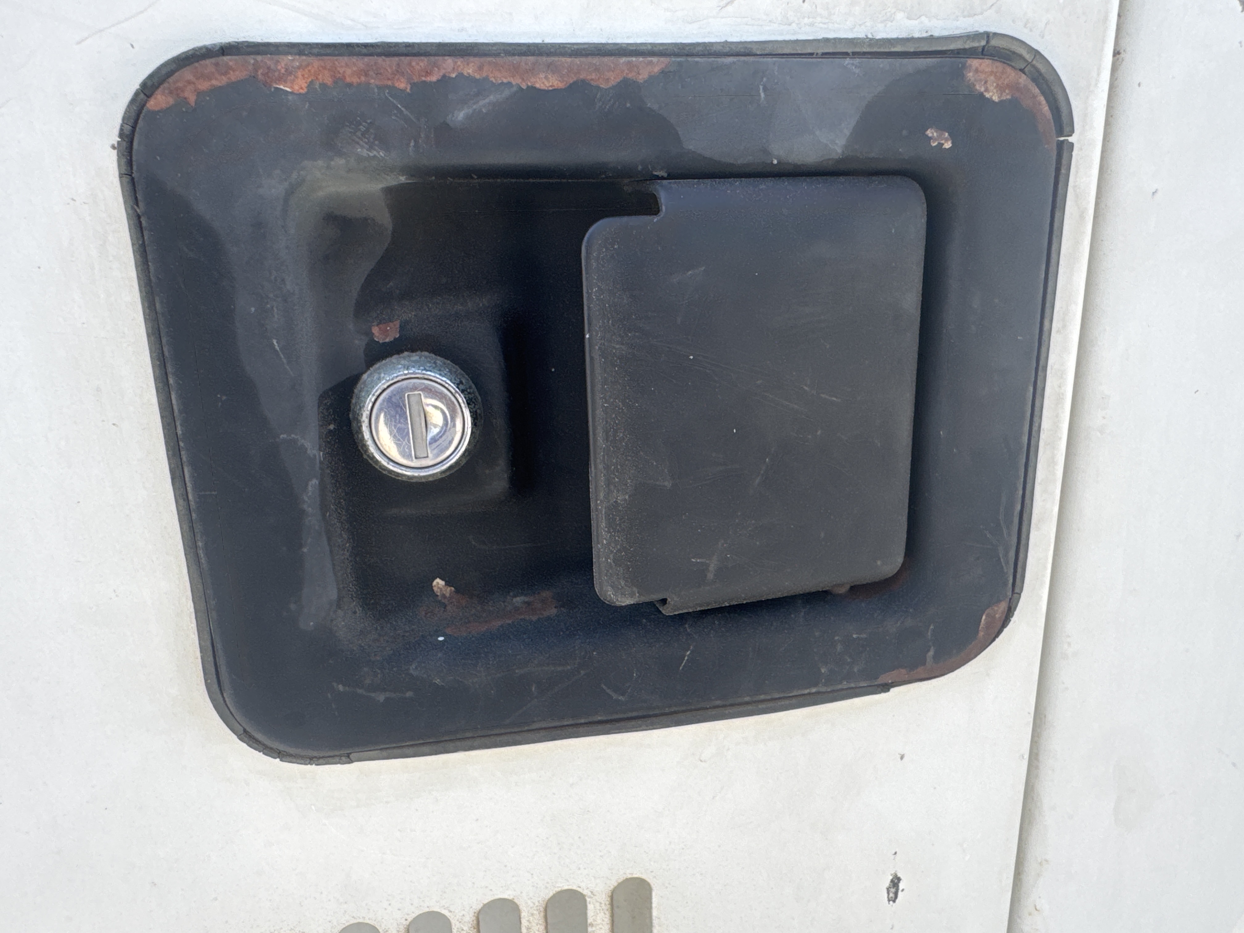 SGG-008-Perkins-30-kVA-Stationary-generators-inspection-Structure-Door-handles-1