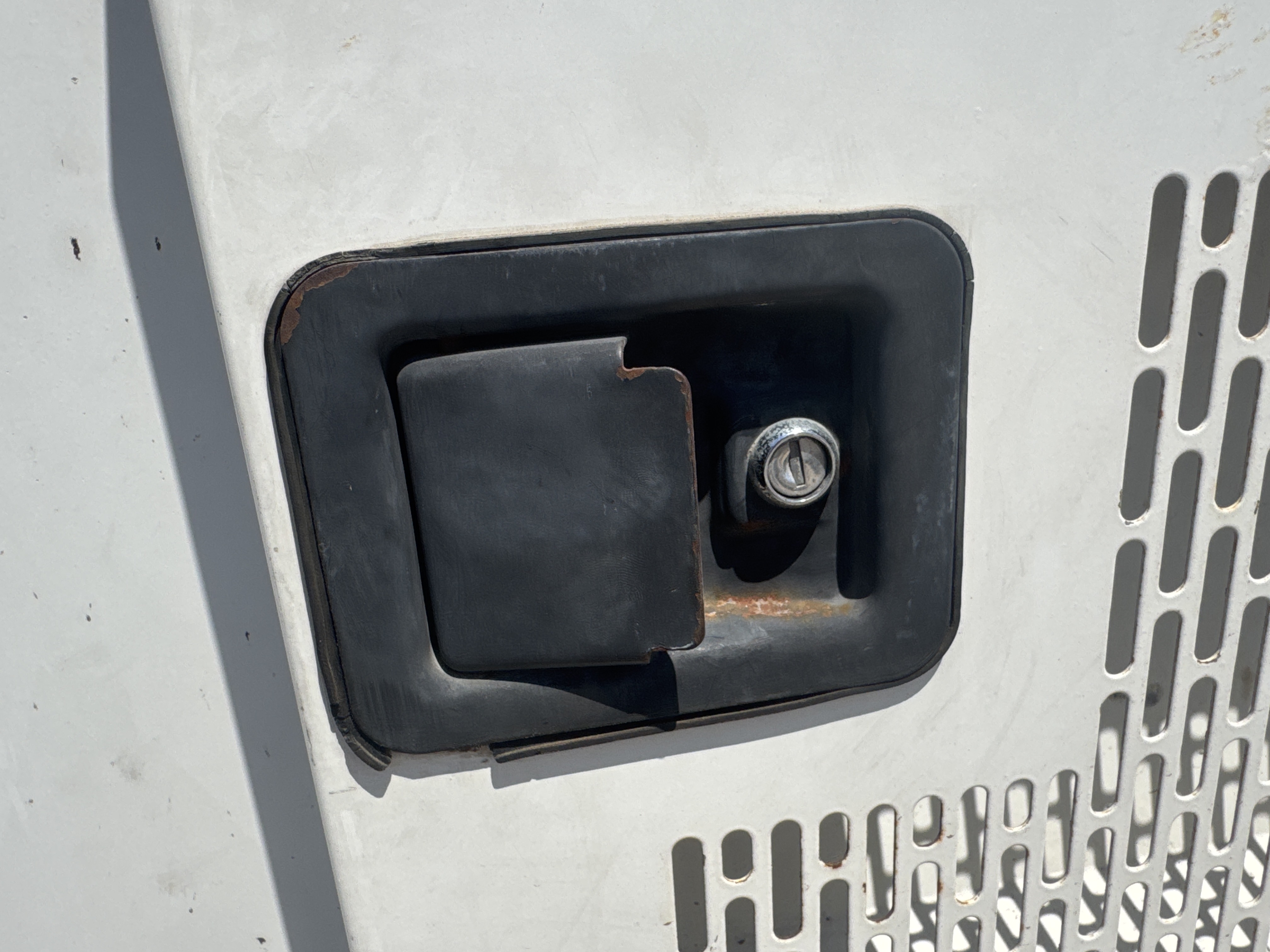 SGG-008-Perkins-30-kVA-Stationary-generators-inspection-Structure-Door-handles-1