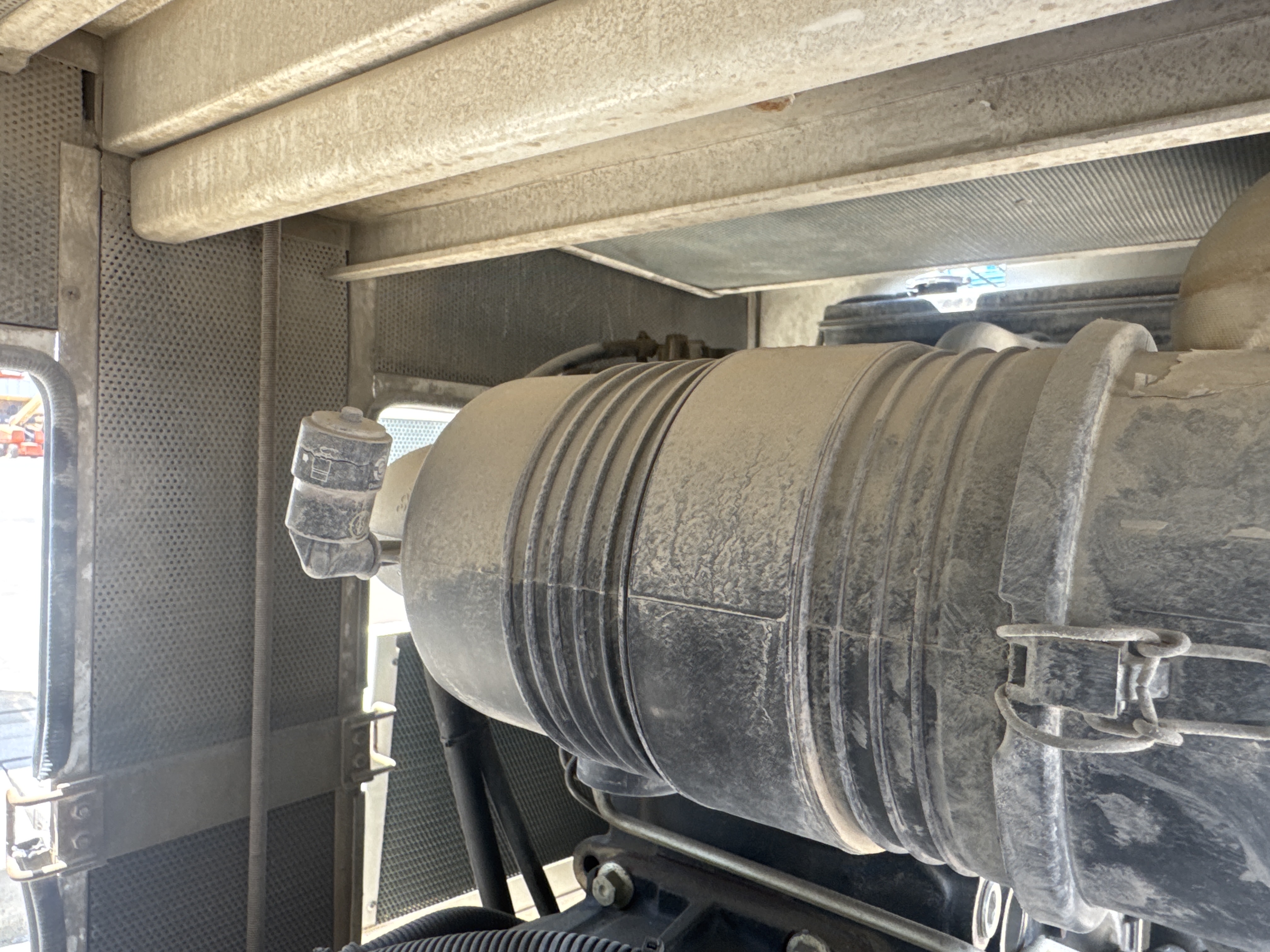 SGG-008-Perkins-30-kVA-Stationary-generators-inspection-Engine-Air-intake-system-1