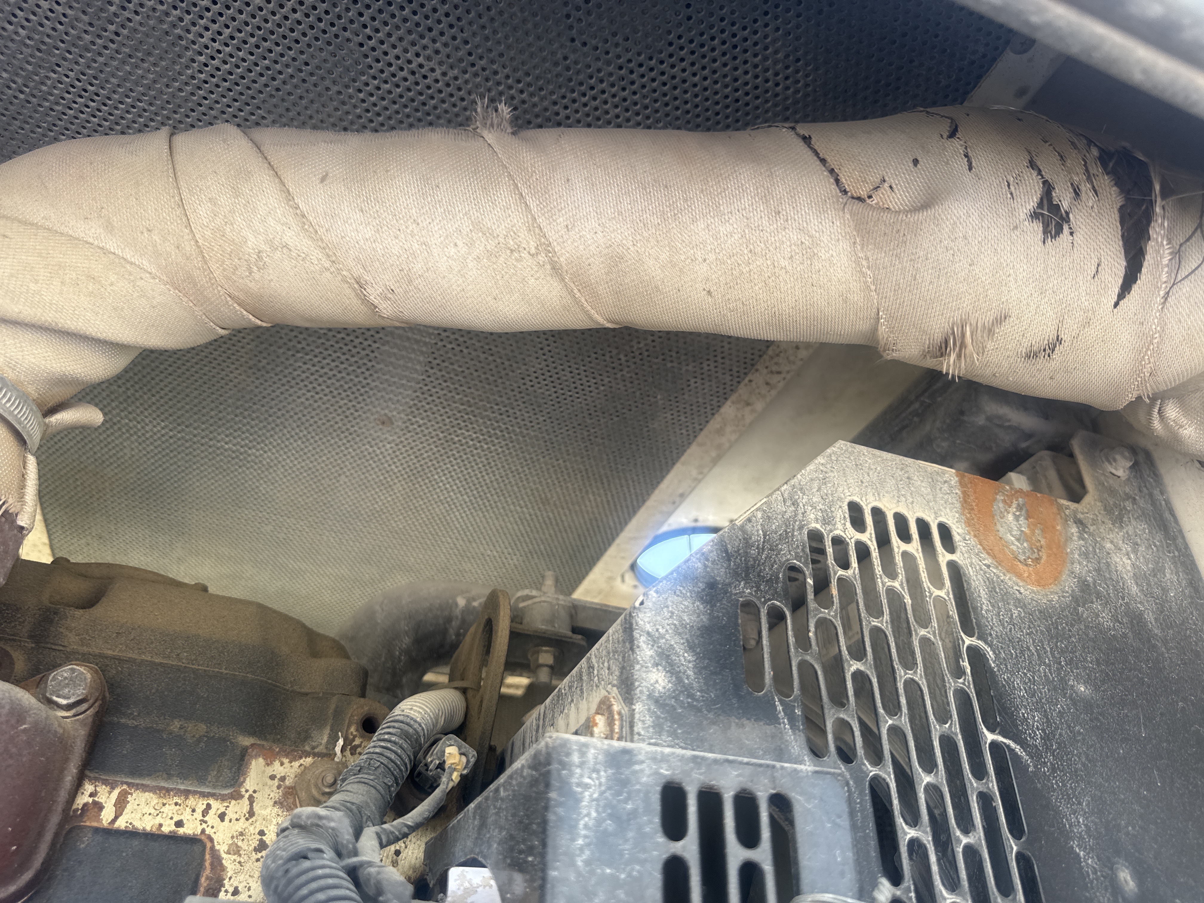 SGG-008-Perkins-30-kVA-Stationary-generators-inspection-Engine-Exhaust-system-1