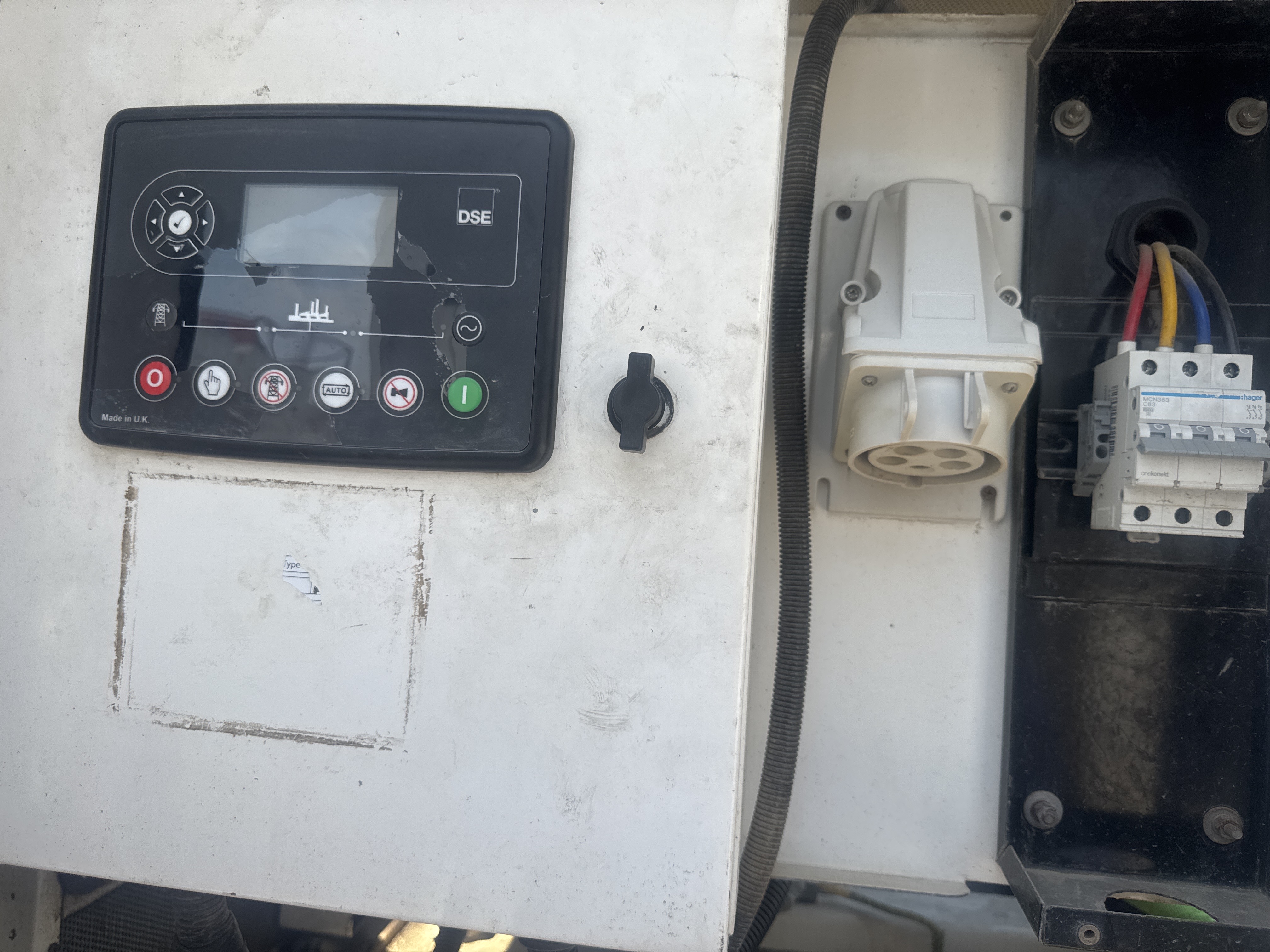 SGG-008-Perkins-30-kVA-Stationary-generators-inspection-Electronics-Electronic-instrument-board-1