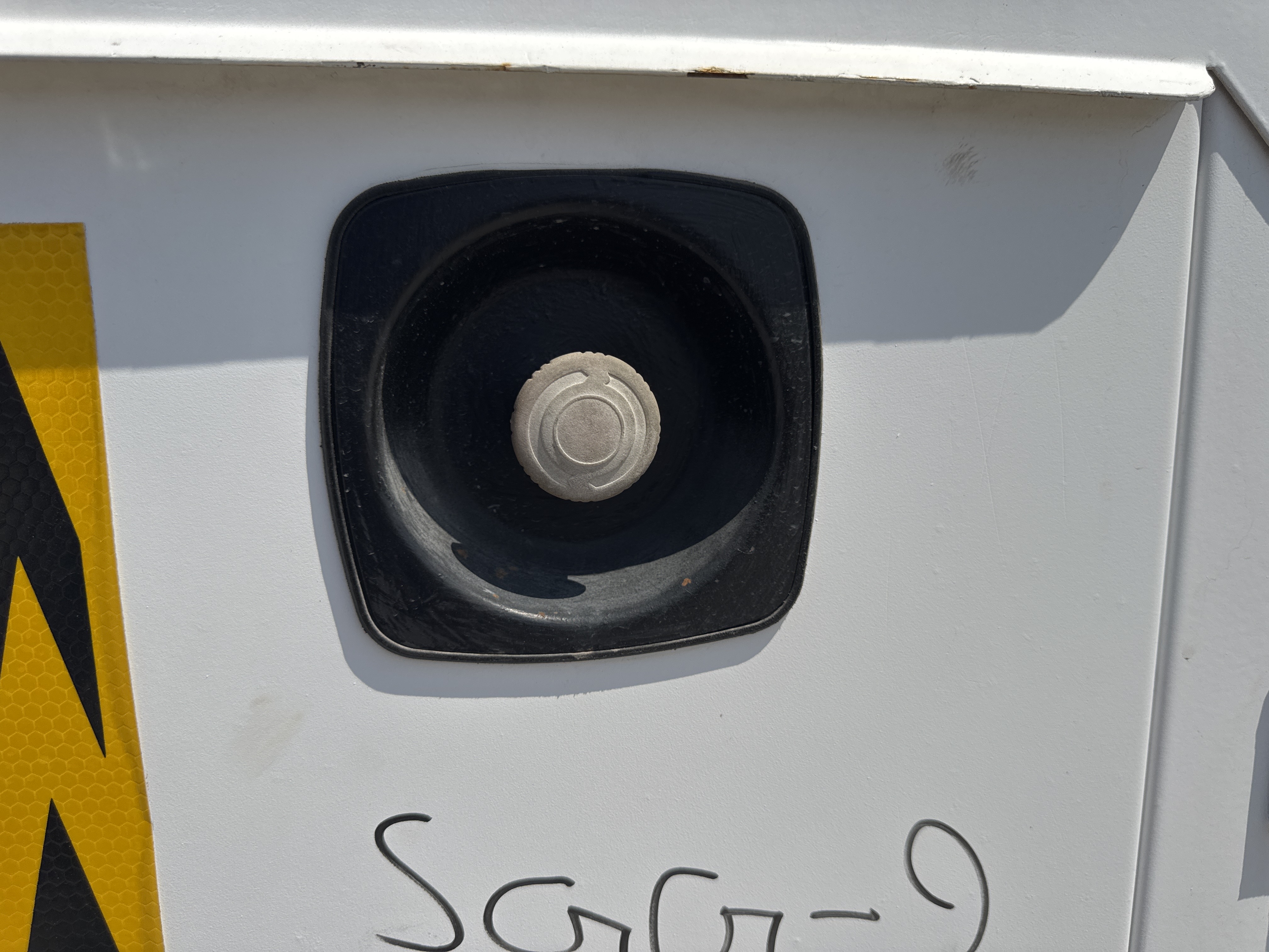 SGG-009-بيركنز-30-kVA-مولدات-ثابتة-فحص-الجوانب-التشغيلية-التوقف-الطارئ-1