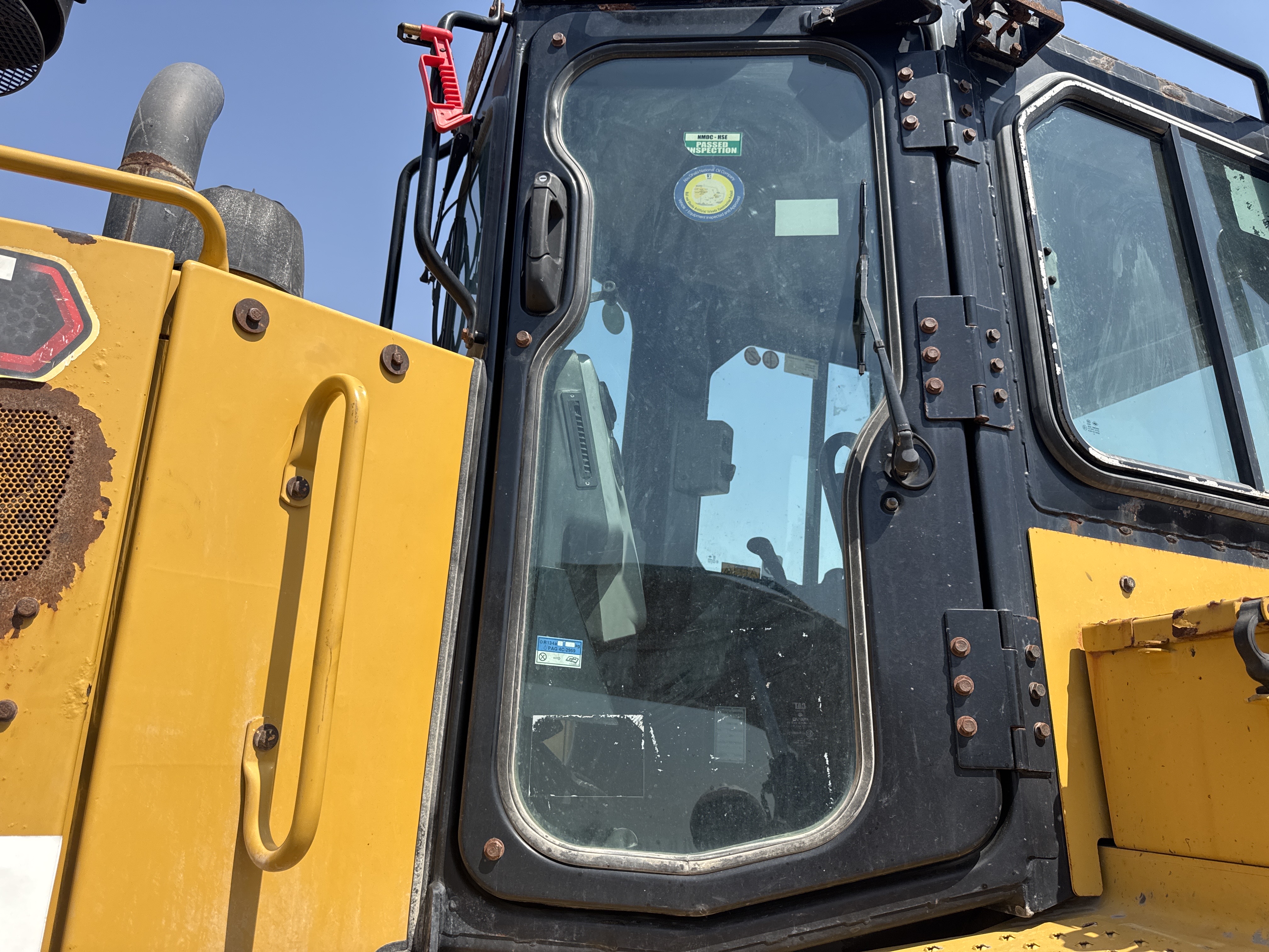 CDB-017-Cat-D8T-Crawler-dozers-inspection-Structure-Doors-1