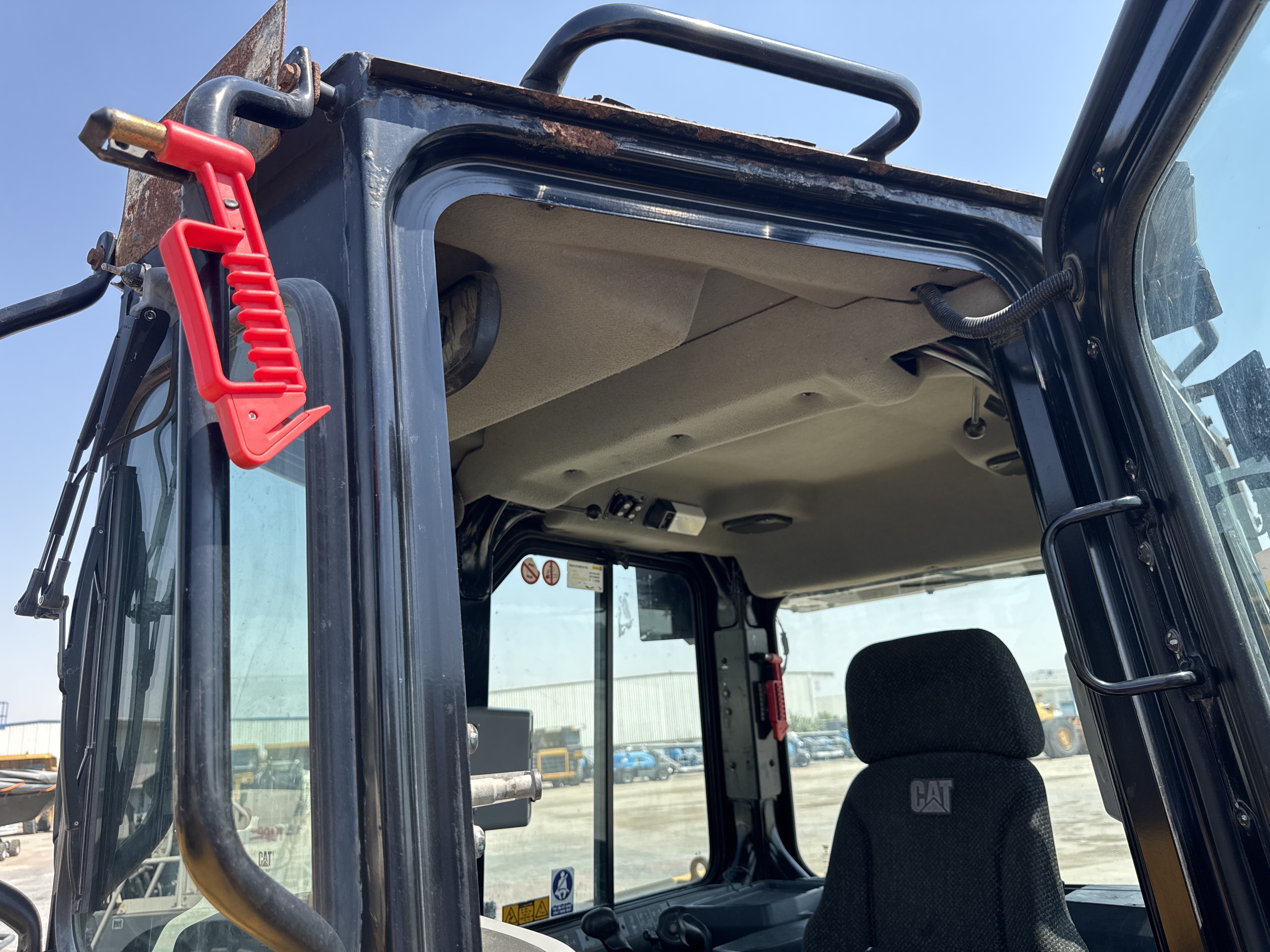CDB-017-Cat-D8T-Crawler-dozers-inspection-Structure-Handrails-1