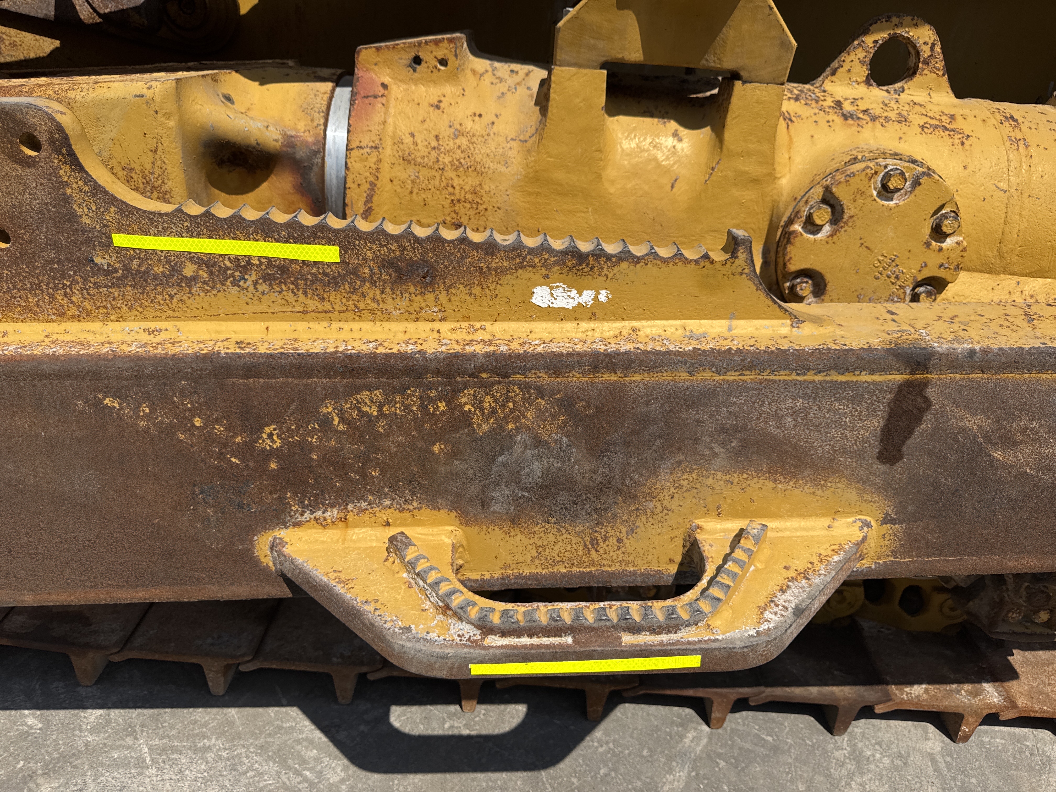 CDB-017-Cat-D8T-Crawler-dozers-inspection-Structure-Steps/ladders-1