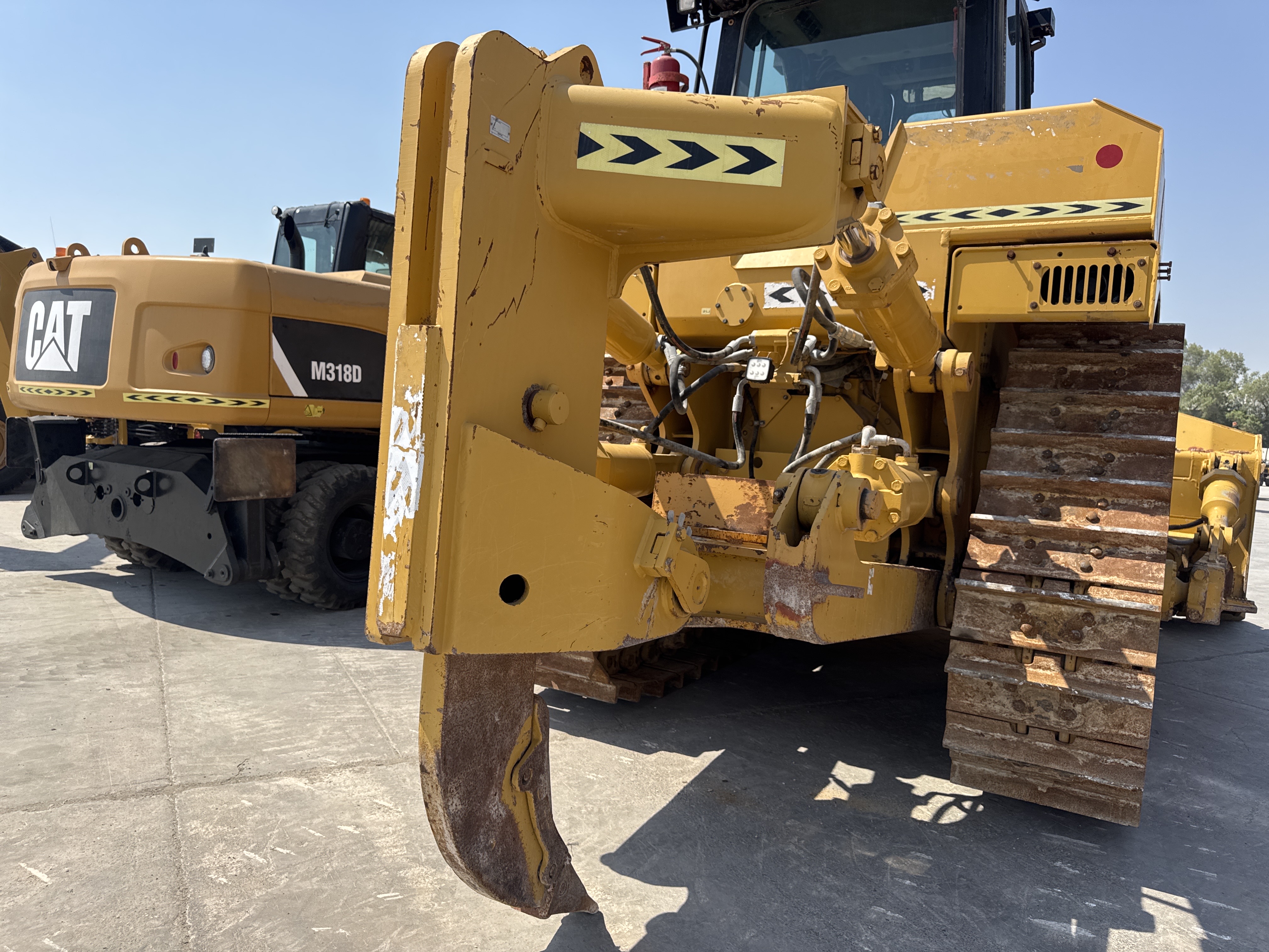 CDB-017-Cat-D8T-Crawler-dozers-inspection-Structure-Paint-1