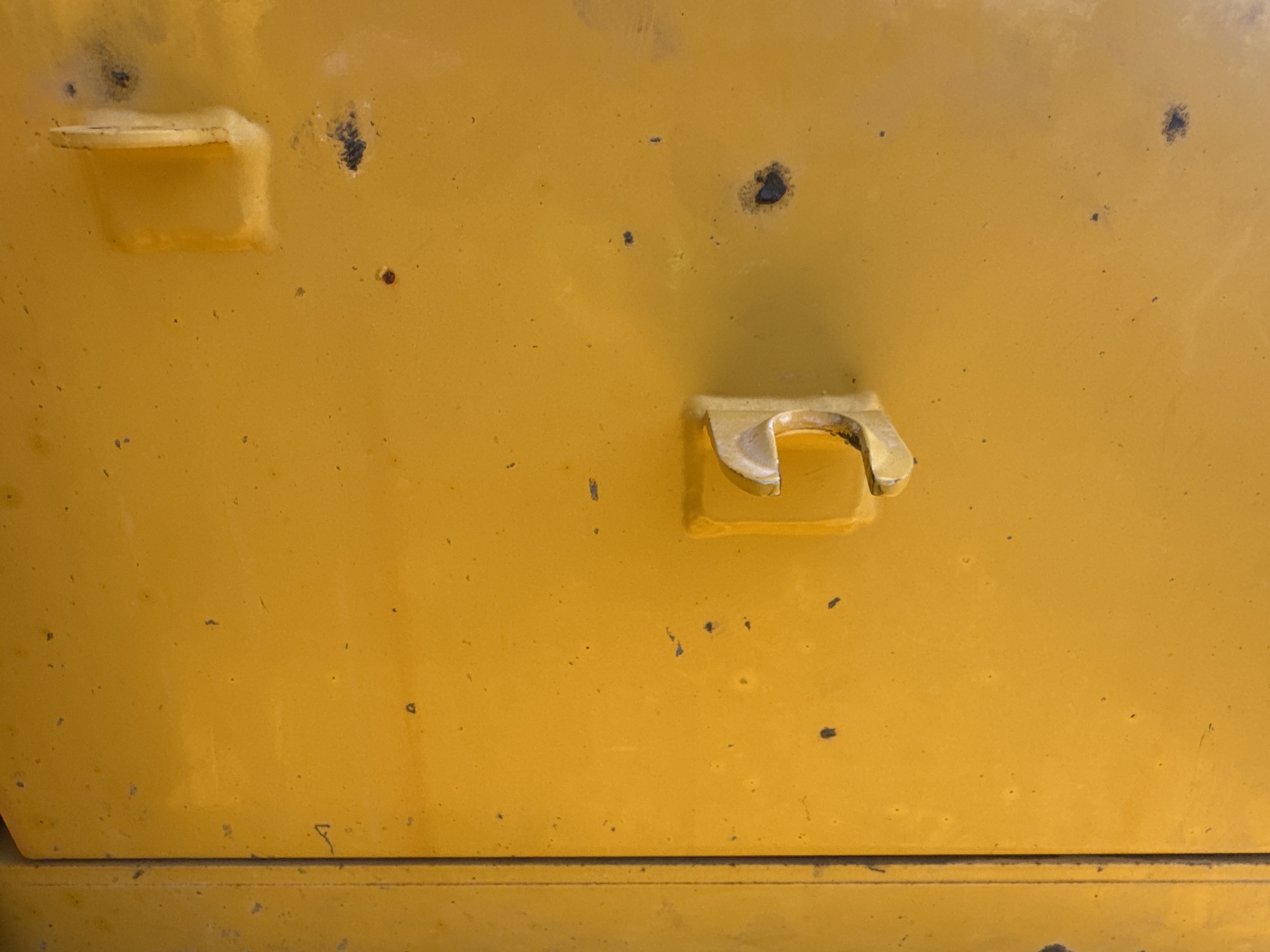 CDB-017-Cat-D8T-Crawler-dozers-inspection-Structure-Sheet-metal-(fiberglass)-1