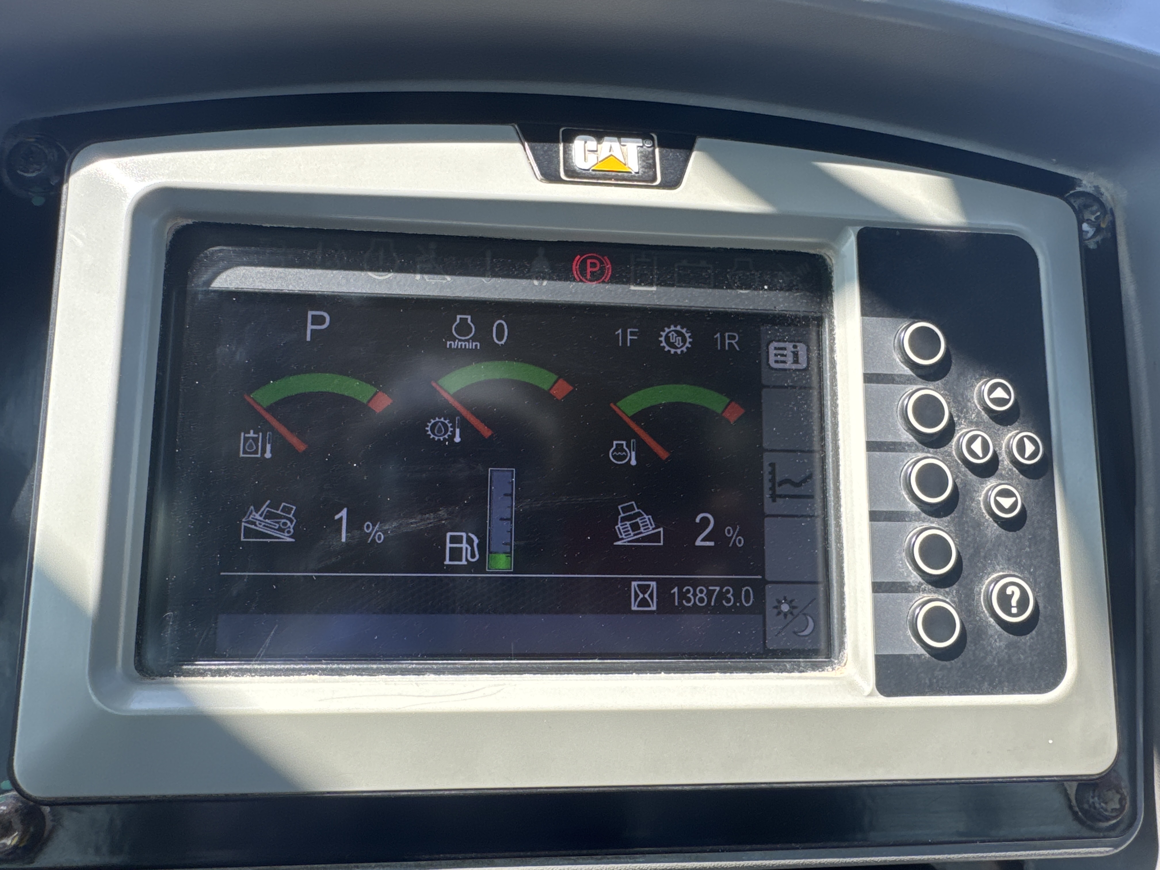 CDB-017-Cat-D8T-Crawler-dozers-inspection-Cabin-Instrument-cluster-1