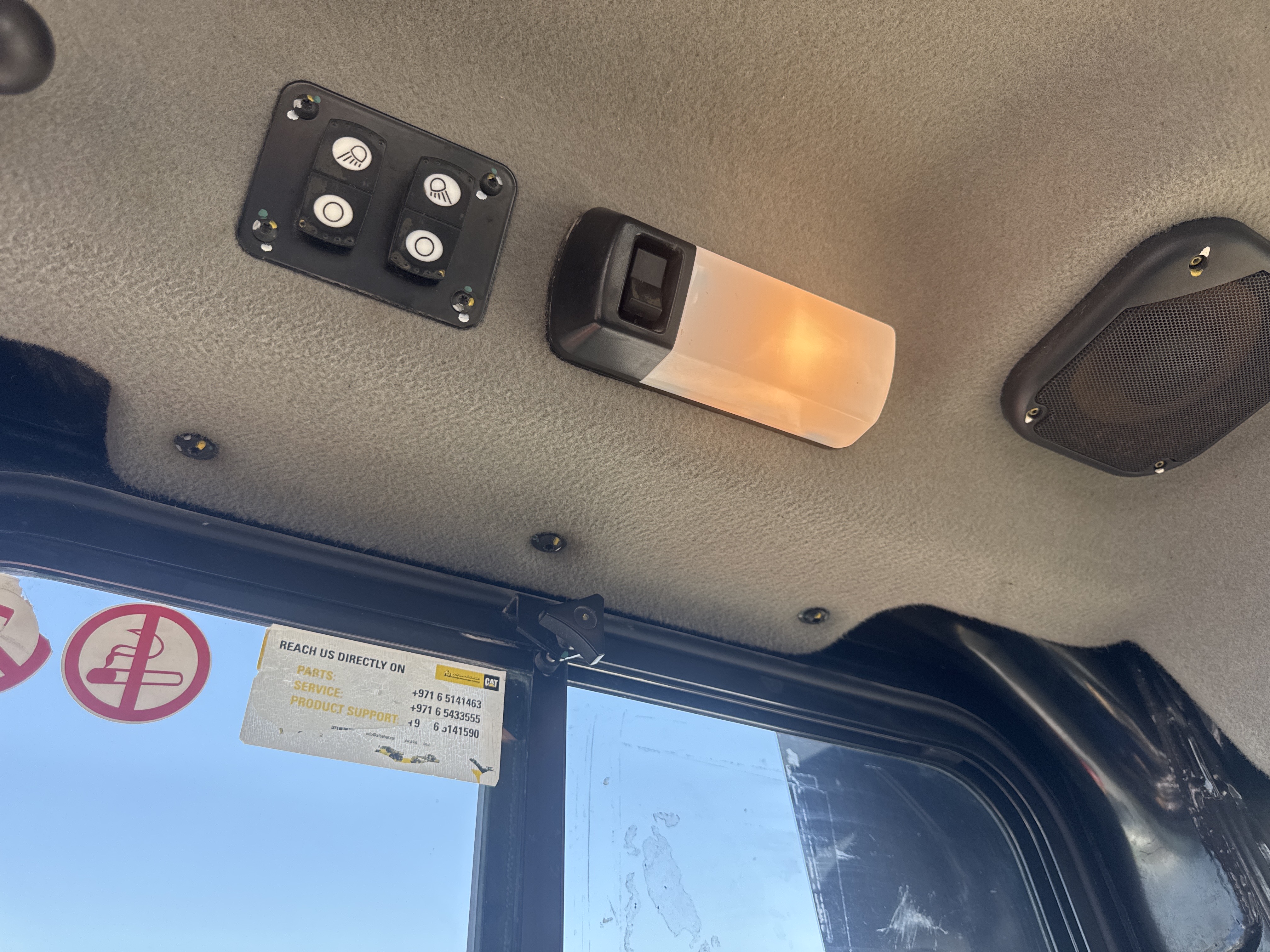 CDB-017-Cat-D8T-Crawler-dozers-inspection-Cabin-Cabin-light-1