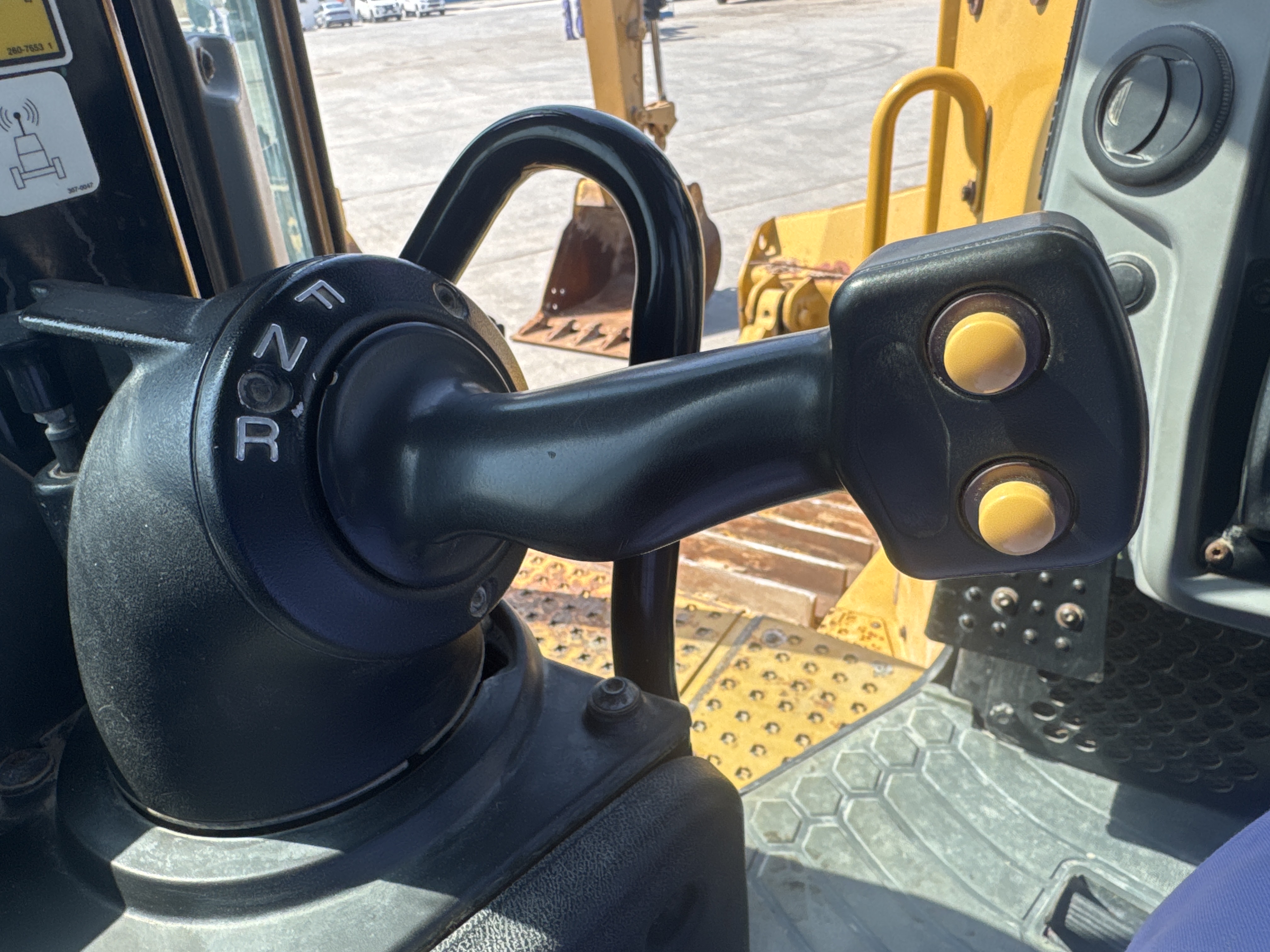 CDB-017-Cat-D8T-Crawler-dozers-inspection-Cabin-Joysticks-1