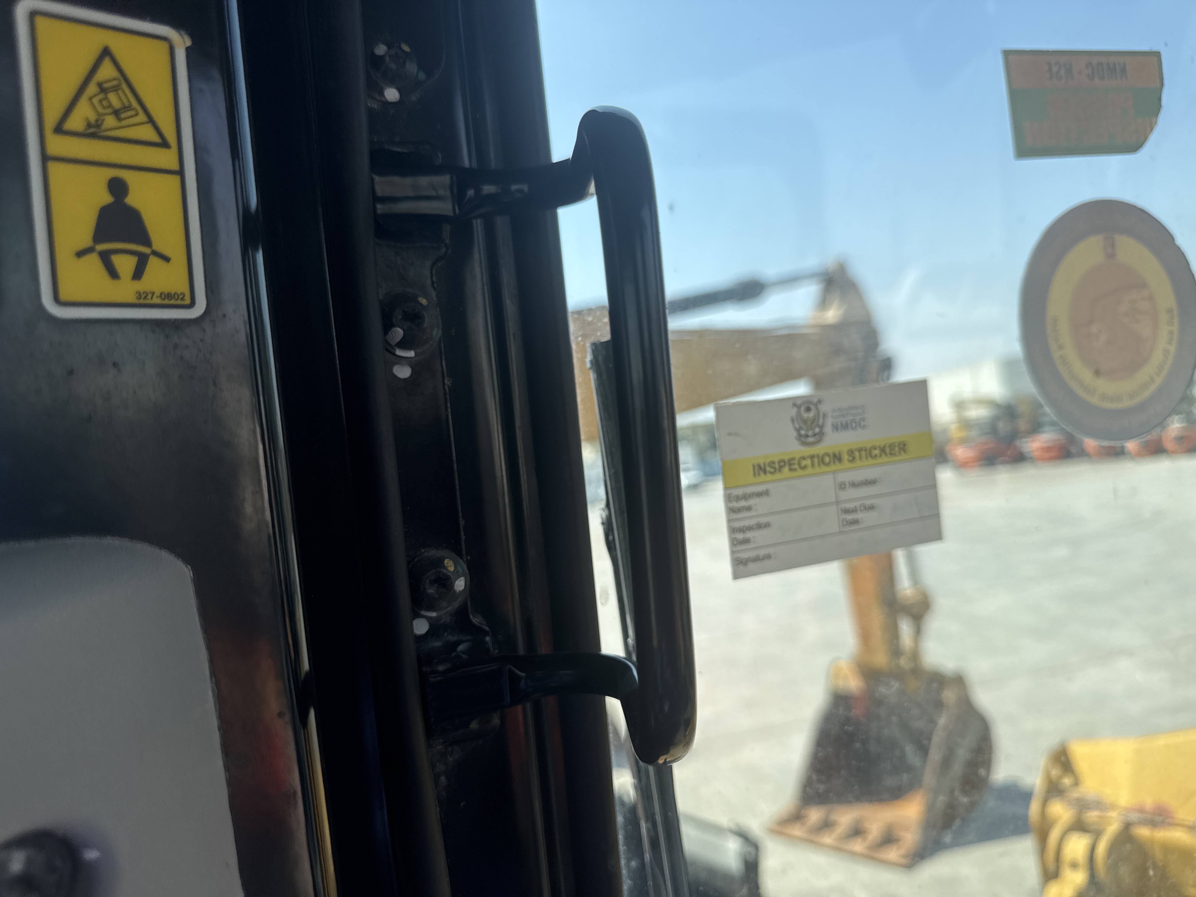CDB-017-Cat-D8T-Crawler-dozers-inspection-Cabin-Door-handles-1