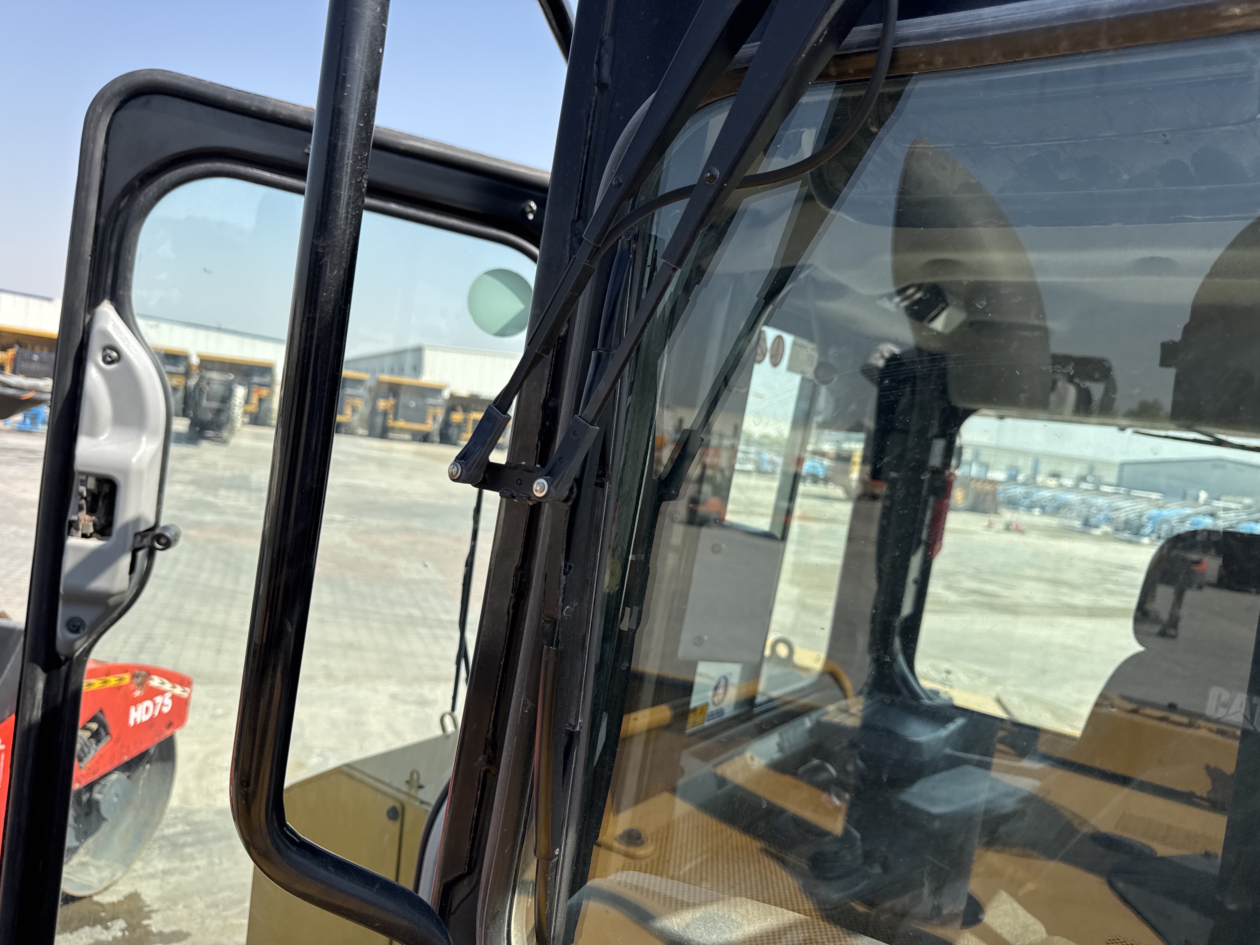CDB-017-Cat-D8T-Crawler-dozers-inspection-Electronics-Wipers-1