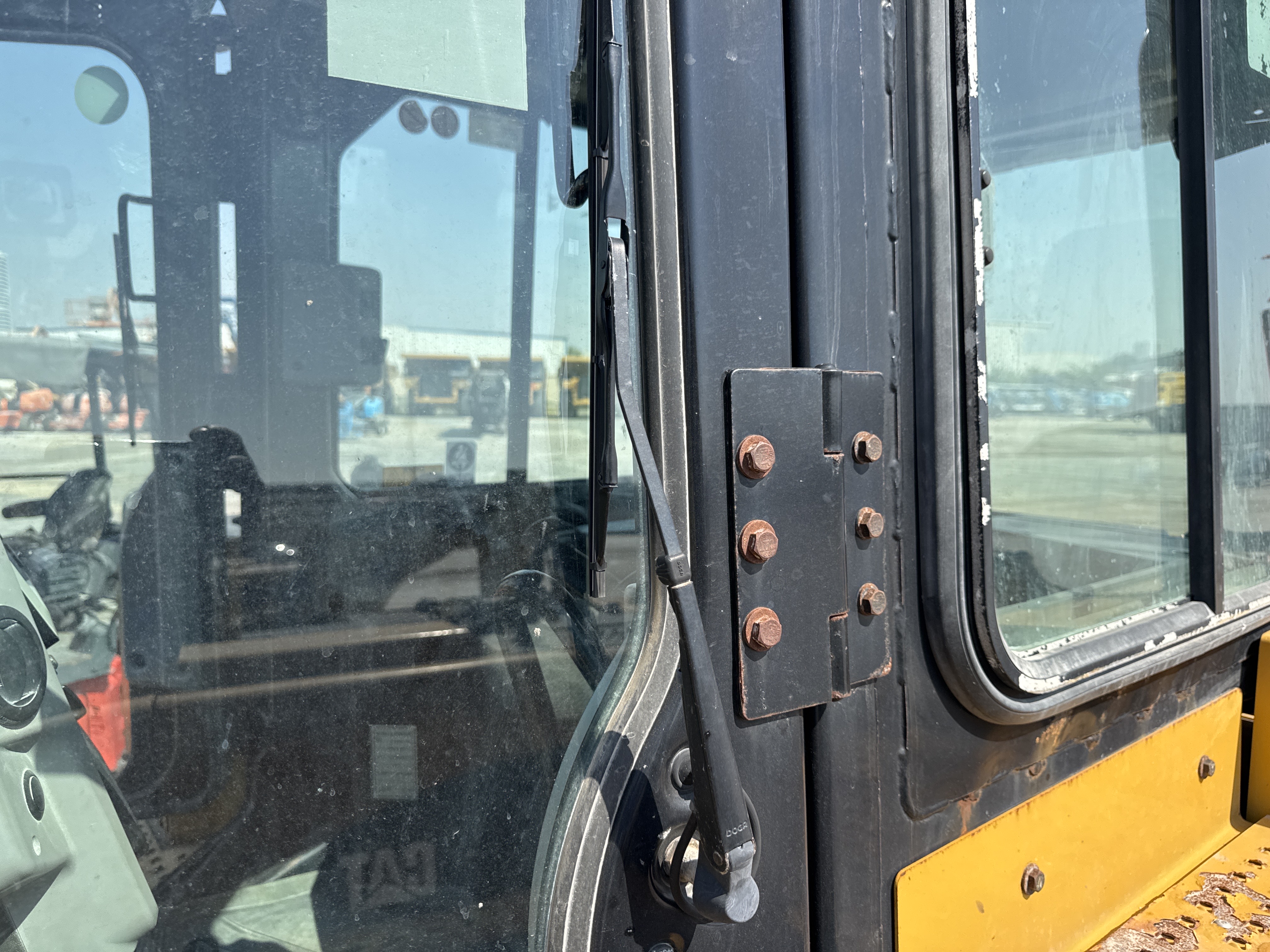 CDB-017-Cat-D8T-Crawler-dozers-inspection-Electronics-Wipers-1