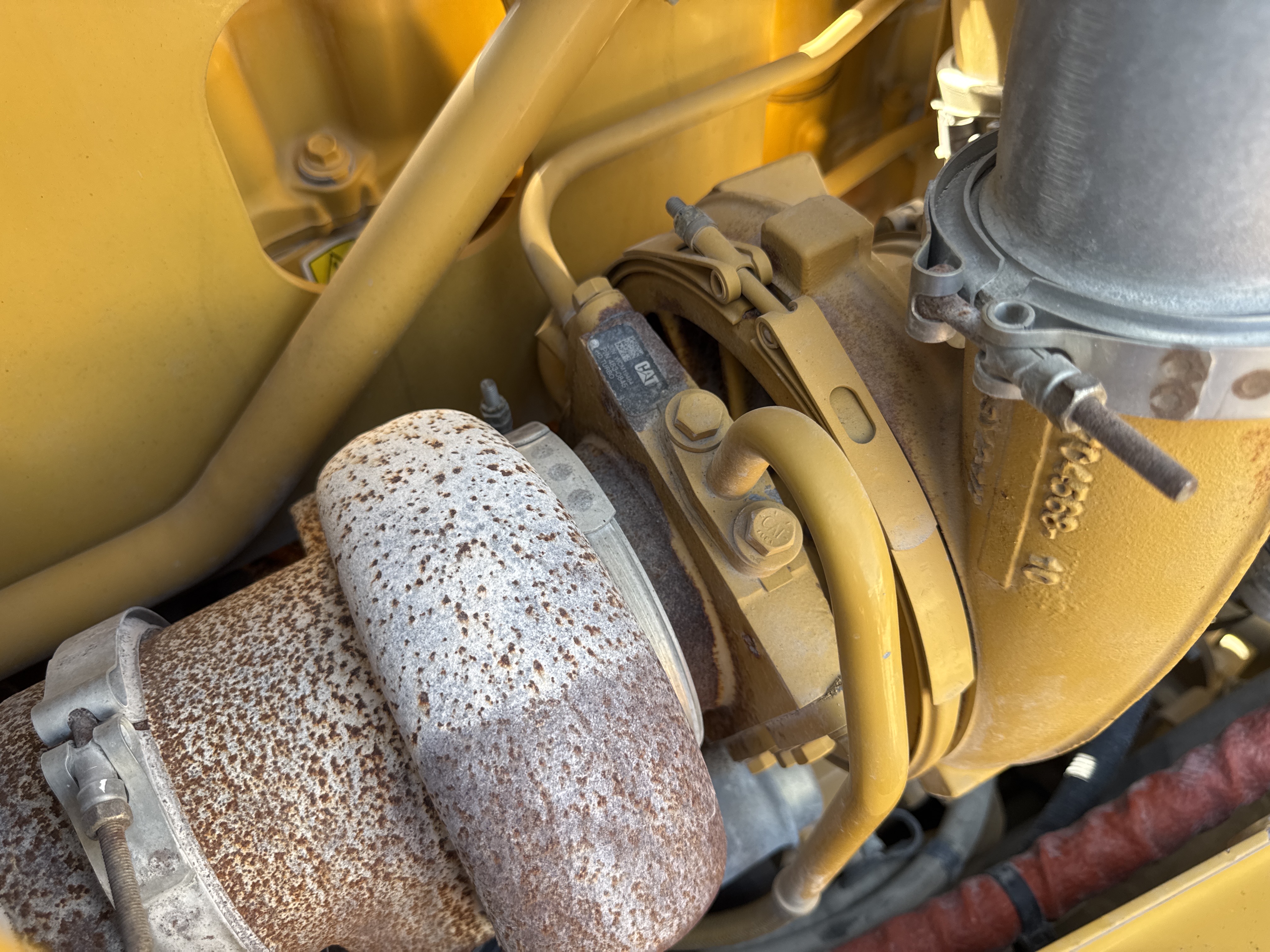 CDB-017-Cat-D8T-Crawler-dozers-inspection-Engine-Turbo-1