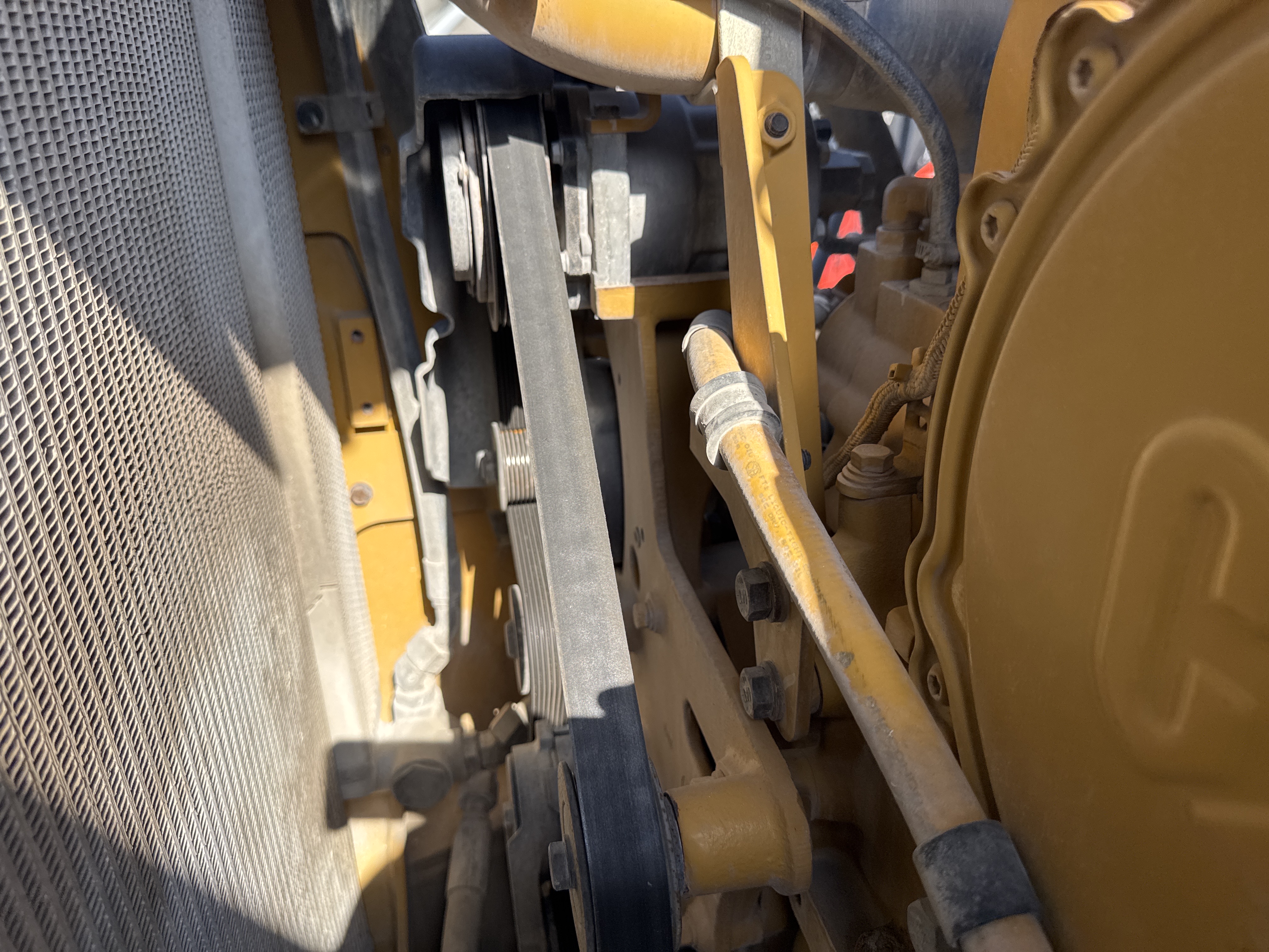 CDB-017-Cat-D8T-Crawler-dozers-inspection-Engine-Belts-1