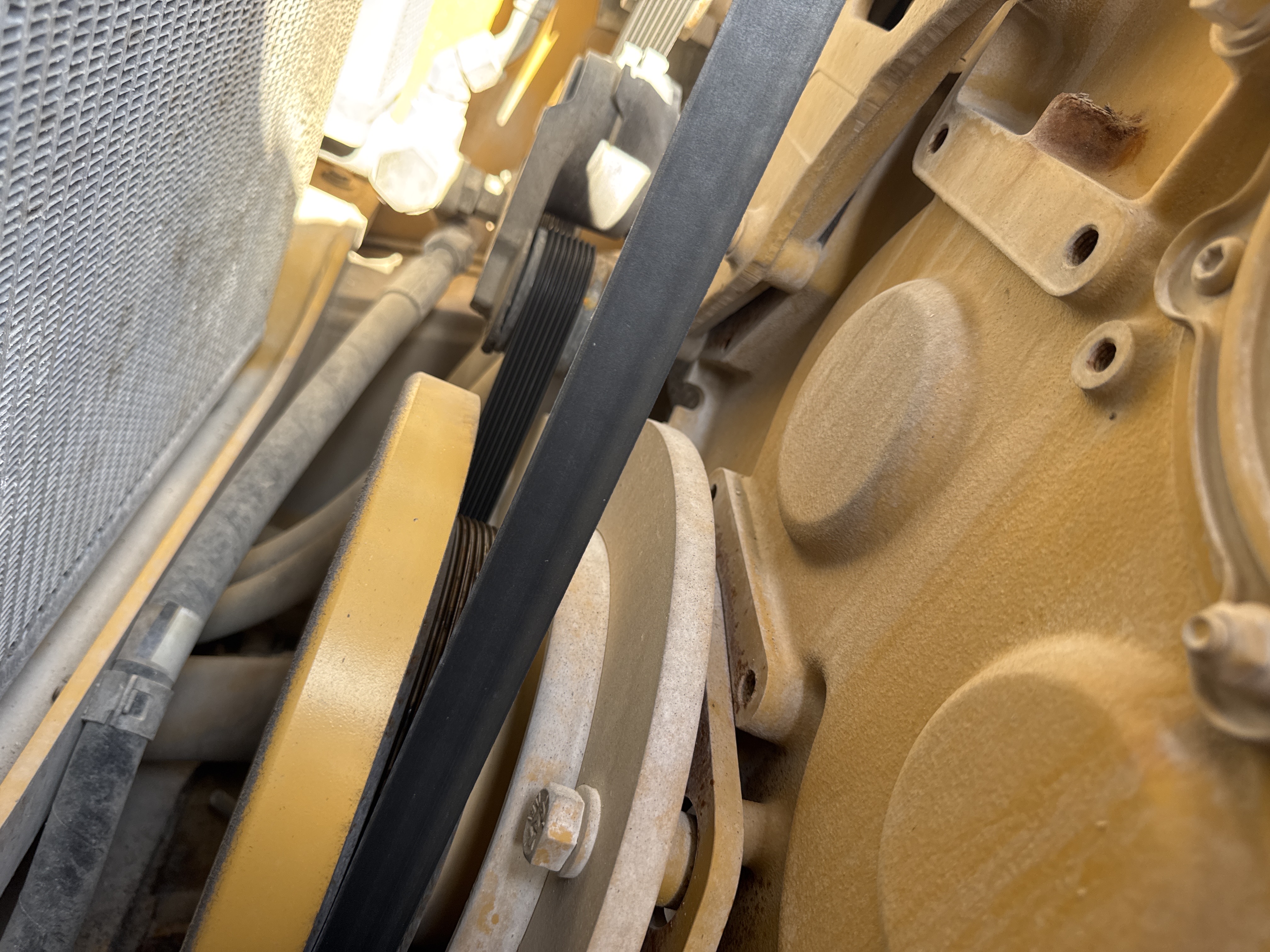 CDB-017-Cat-D8T-Crawler-dozers-inspection-Engine-Belts-1