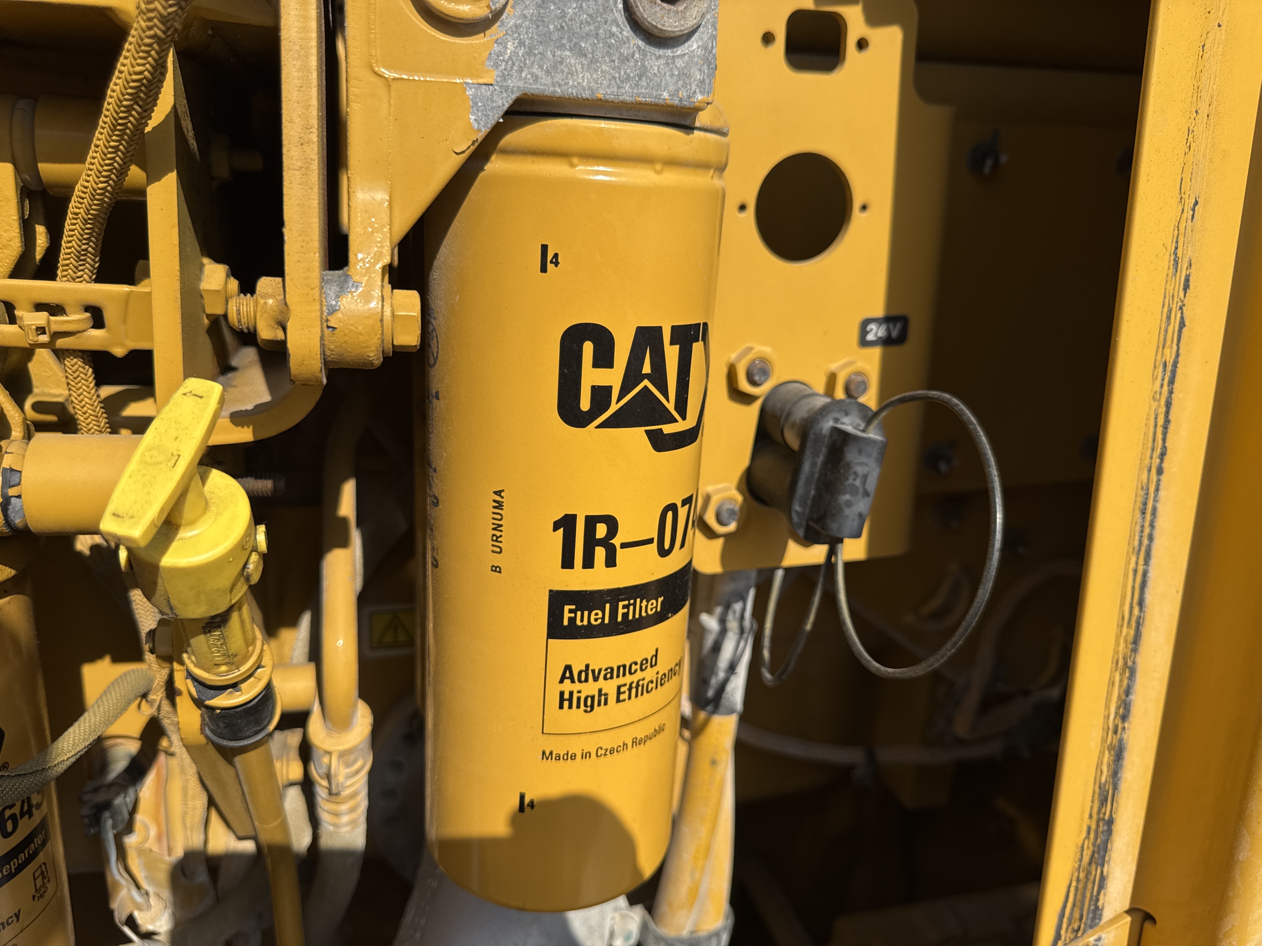 CDB-017-Cat-D8T-Crawler-dozers-inspection-Engine-Fuel-leaks-1