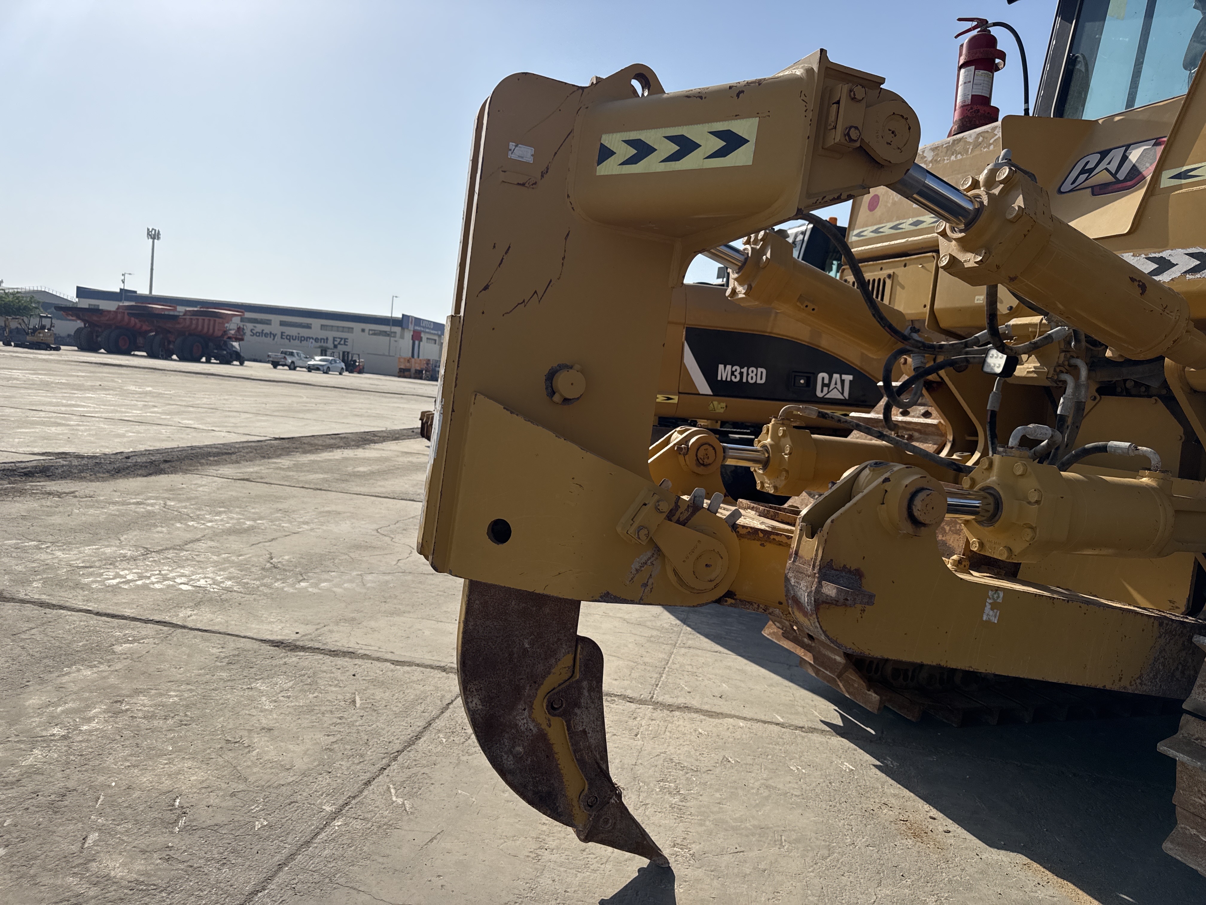 CDB-017-Cat-D8T-Crawler-dozers-inspection-Attachment-Ripper-1