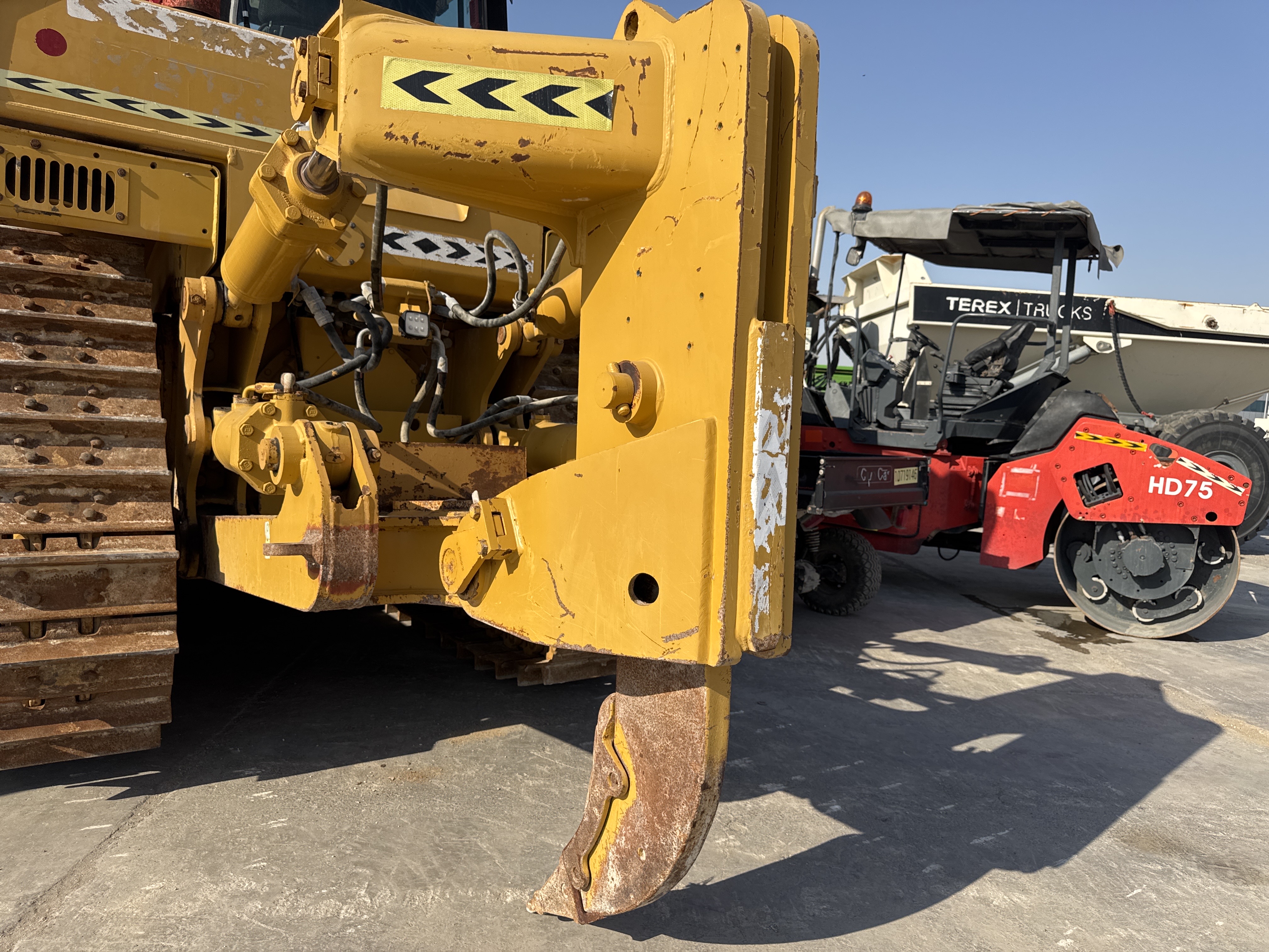 CDB-017-Cat-D8T-Crawler-dozers-inspection-Attachment-Ripper-1