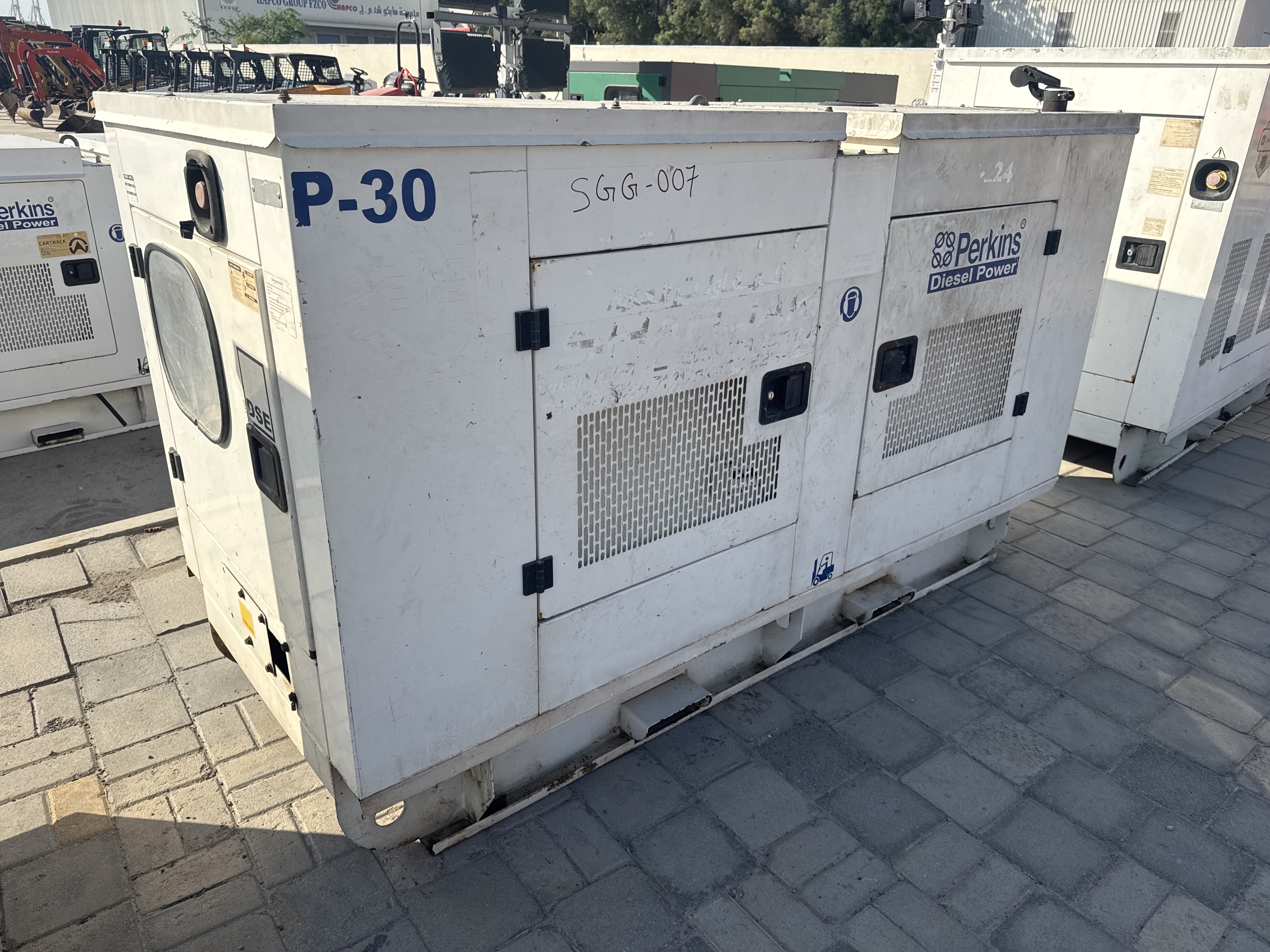 SGG-007-بيركنز-30-kVA-مولدات-ثابتة-فحص-الهيكل-الصبغ-1