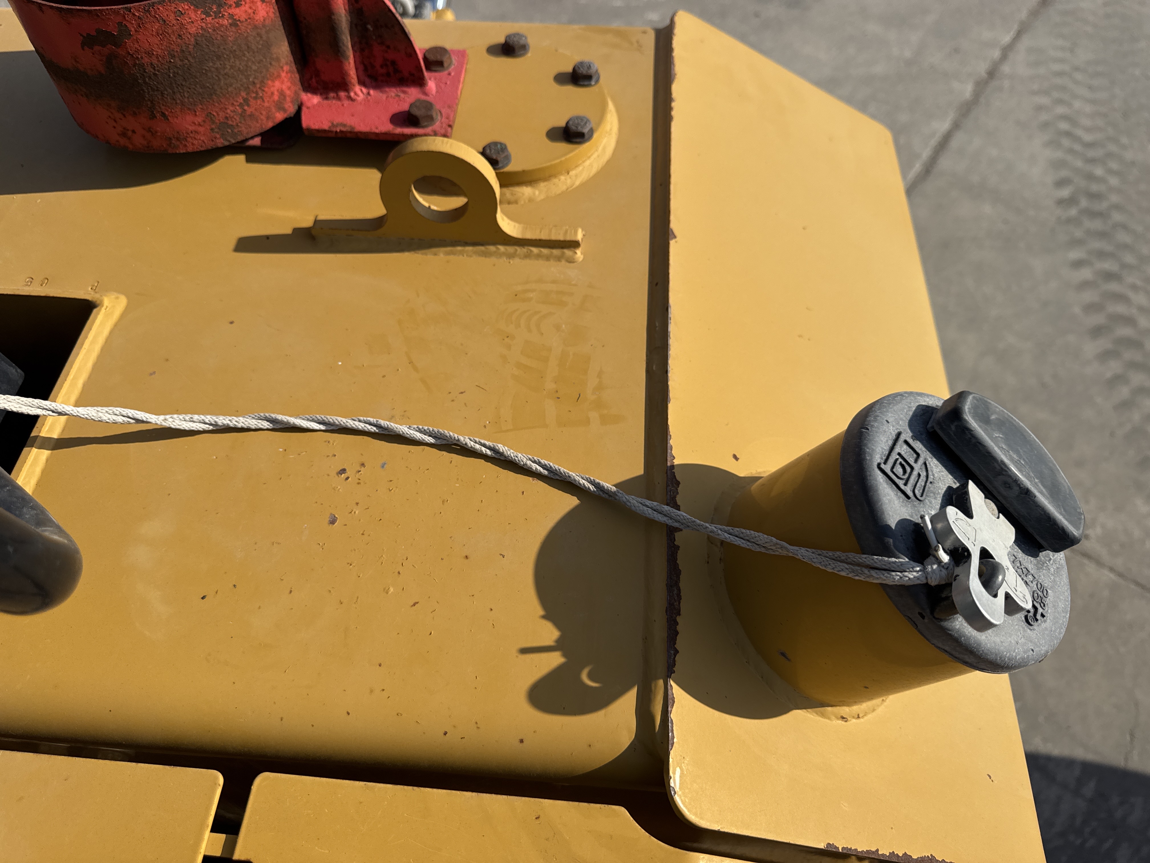 CDB-017-Cat-D8T-Crawler-dozers-inspection-Engine-Fuel-tank-1