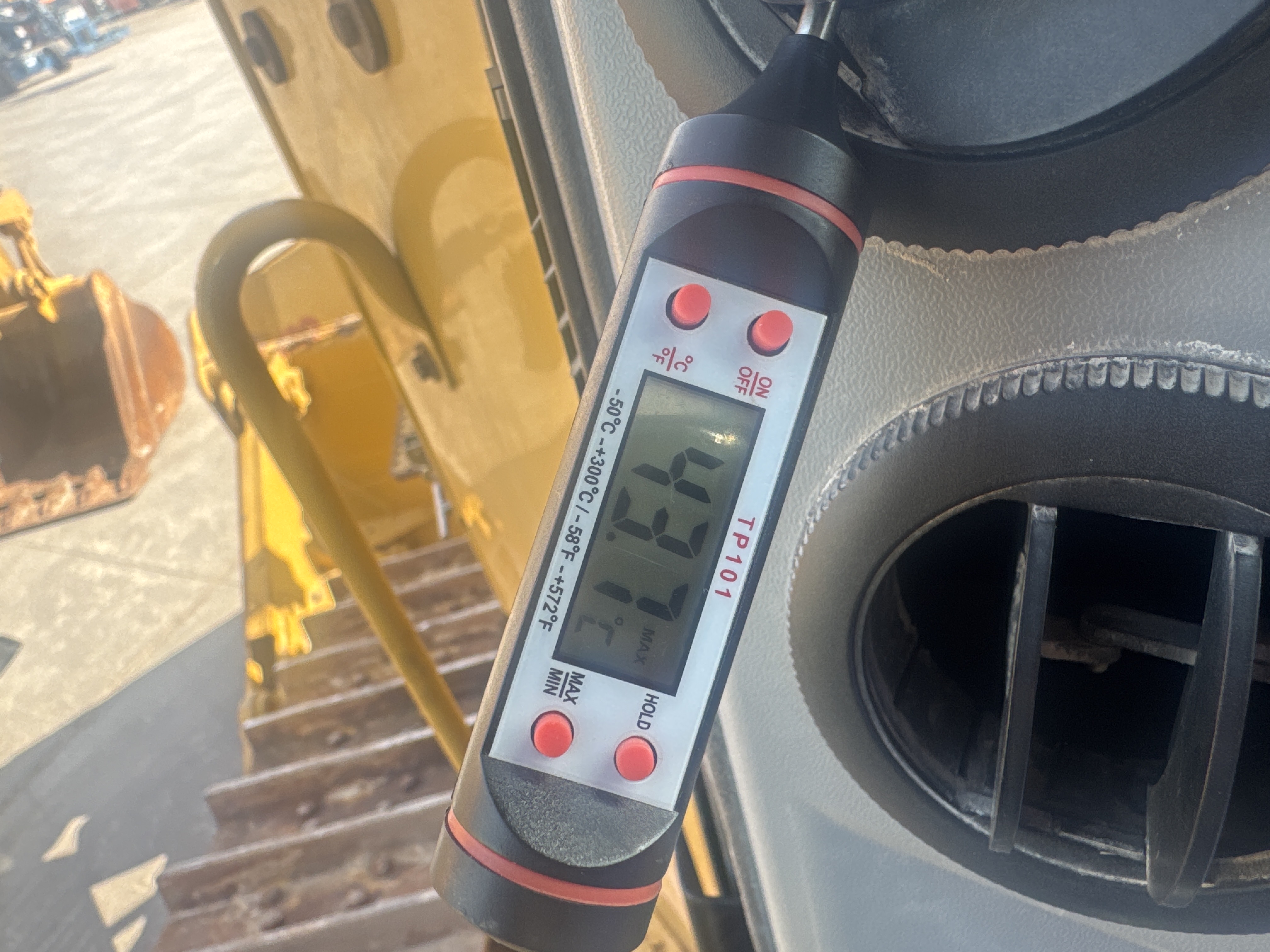 CDB-017-Cat-D8T-Crawler-dozers-inspection-Air-conditioning-Heating-system-1