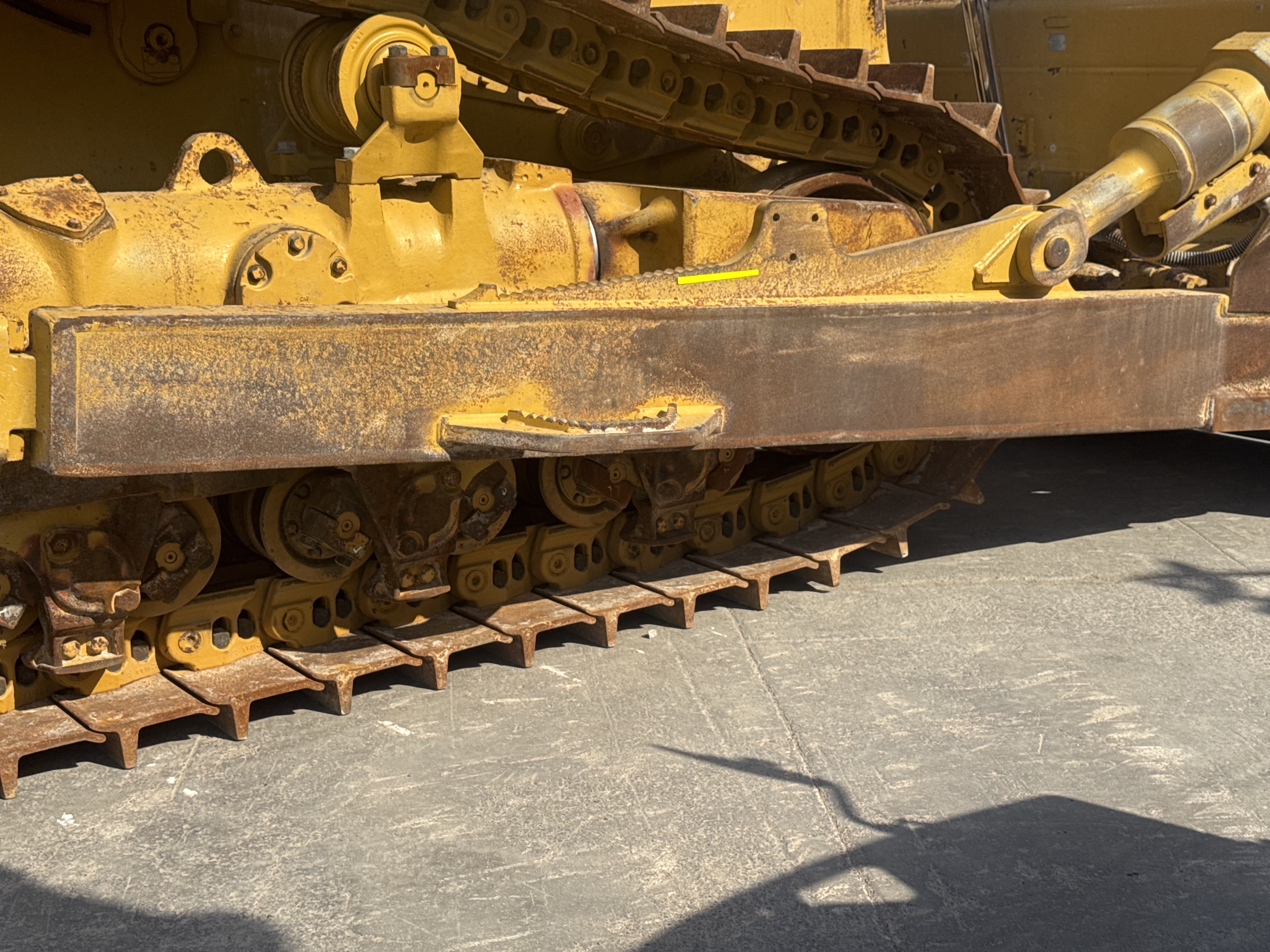 CDB-017-Cat-D8T-Crawler-dozers-inspection-Attachment-Push-arm-4
