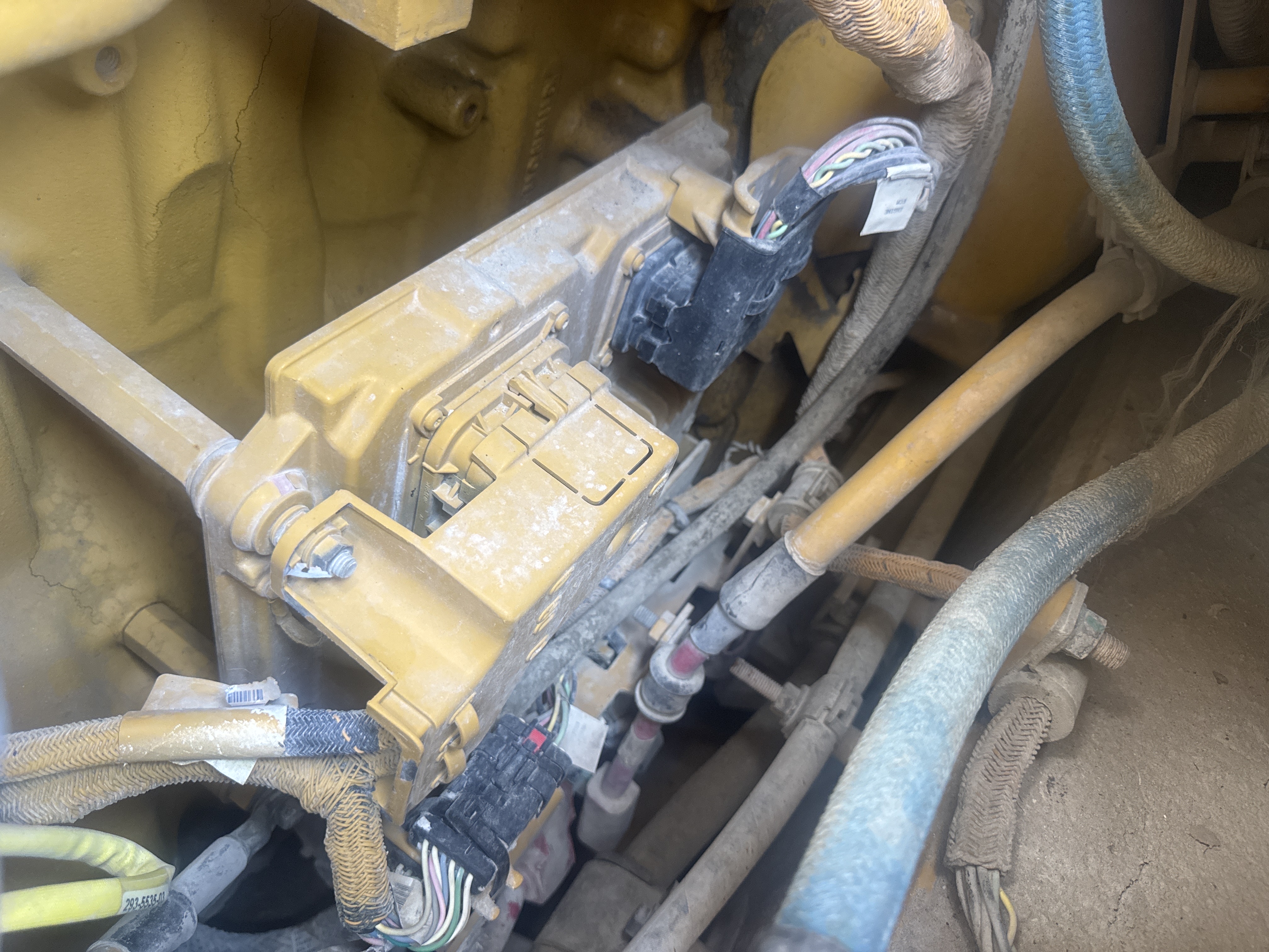 CDB-017-Cat-D8T-Crawler-dozers-inspection-Hydraulics-Wiring-harness-1