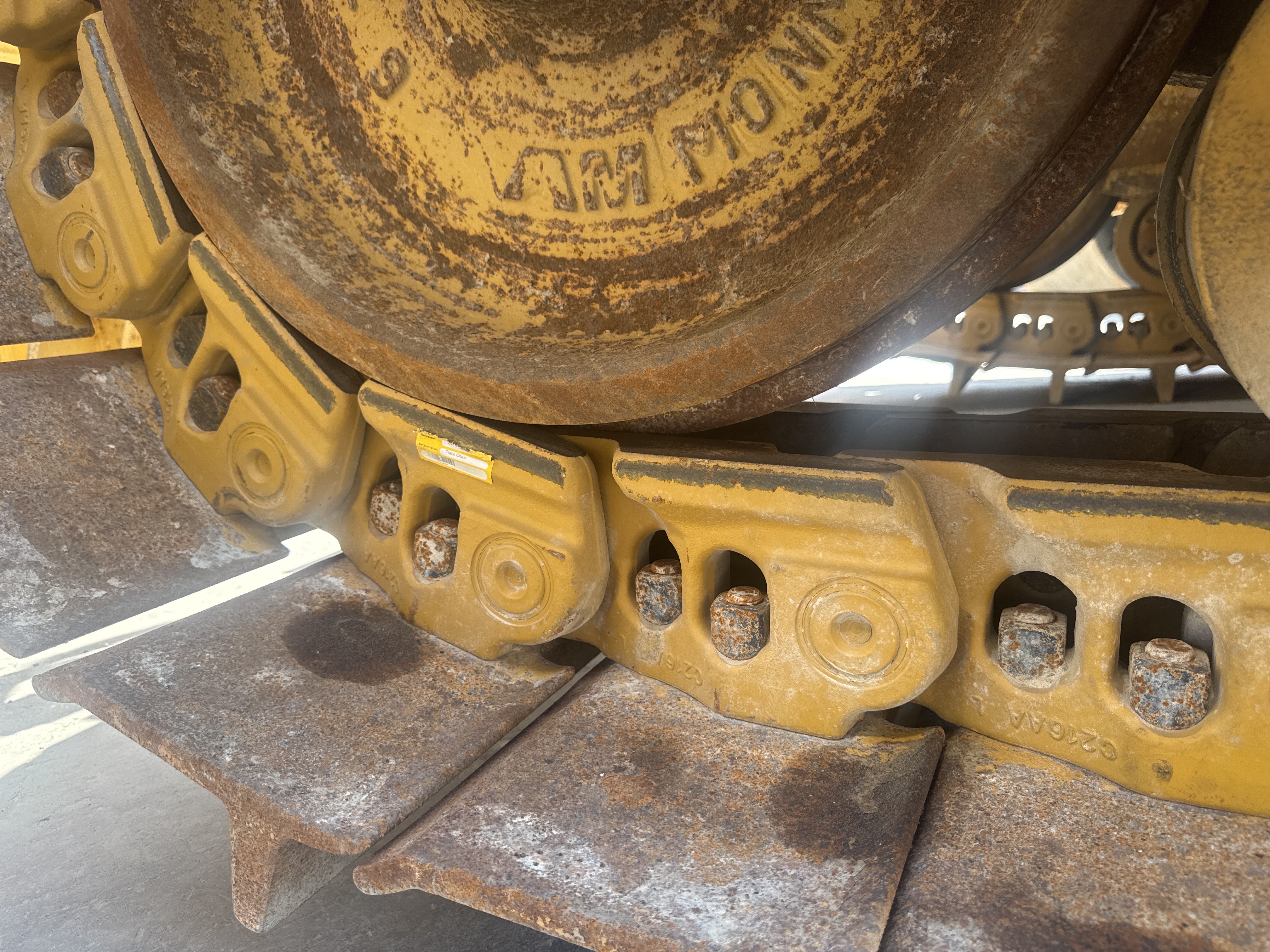 CDB-017-Cat-D8T-Crawler-dozers-inspection-Undercarriage-Left-front-idler-1