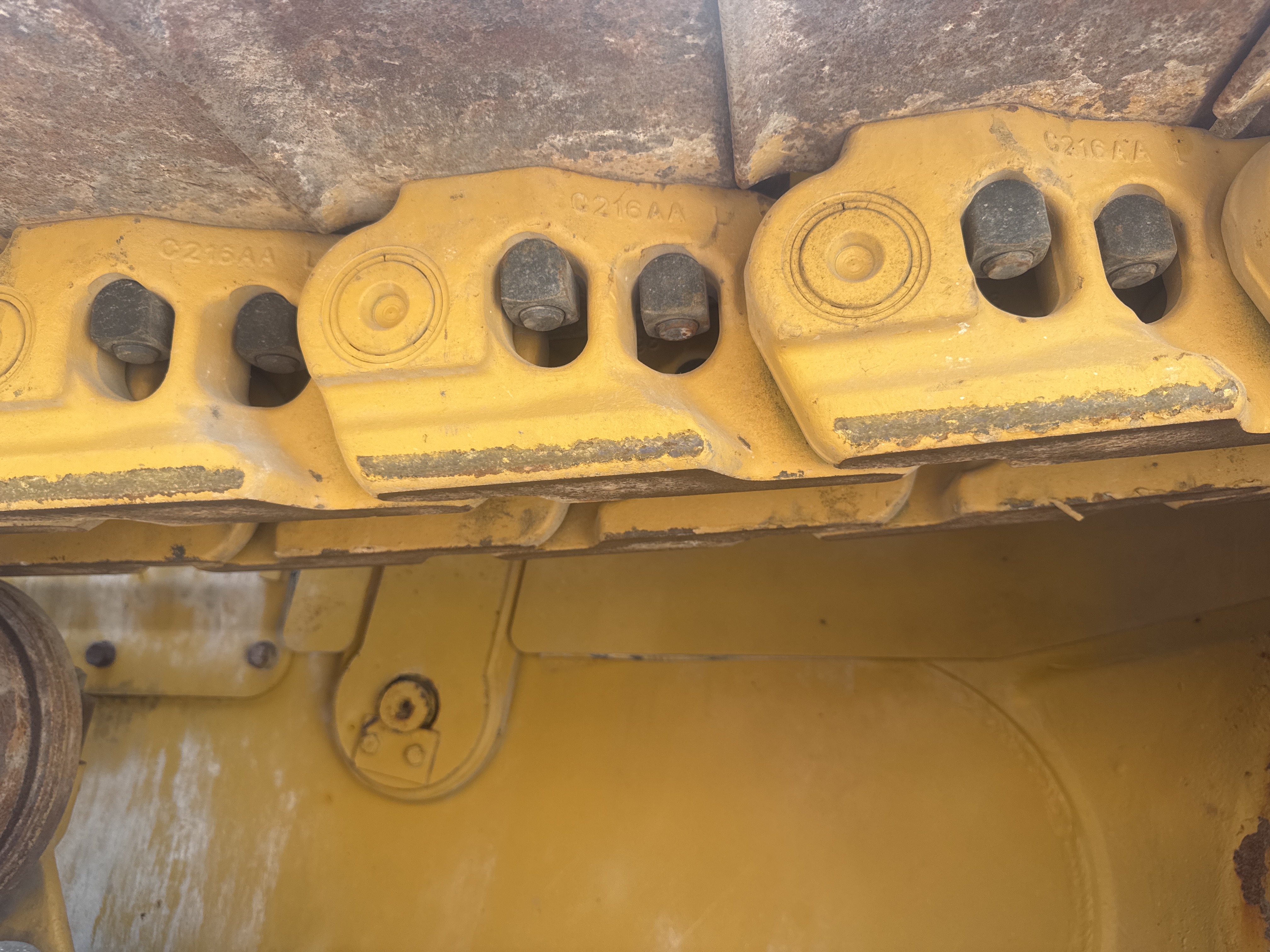 CDB-017-Cat-D8T-Crawler-dozers-inspection-Undercarriage-Left-track-chain-1