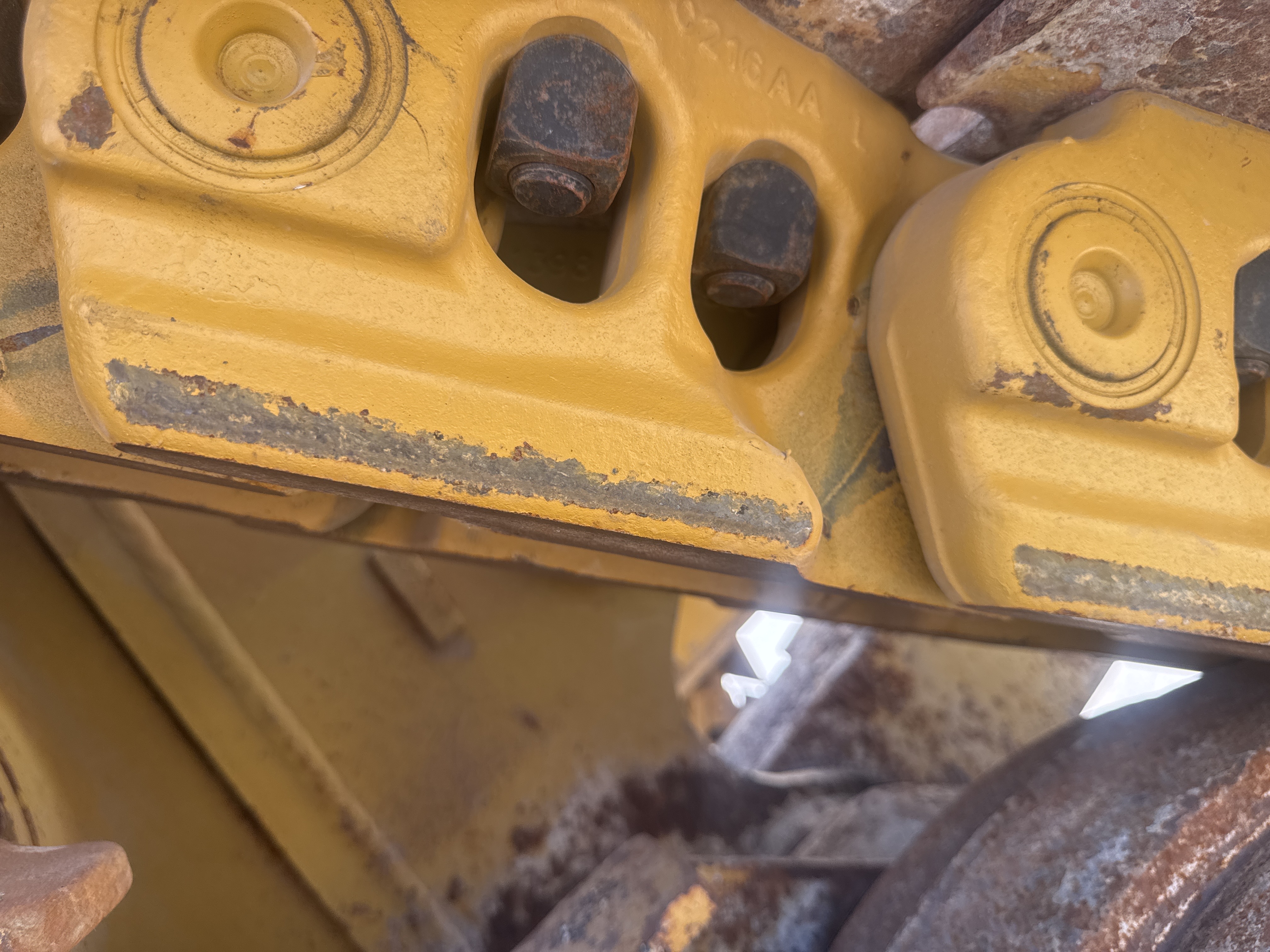 CDB-017-Cat-D8T-Crawler-dozers-inspection-Undercarriage-Left-track-chain-1