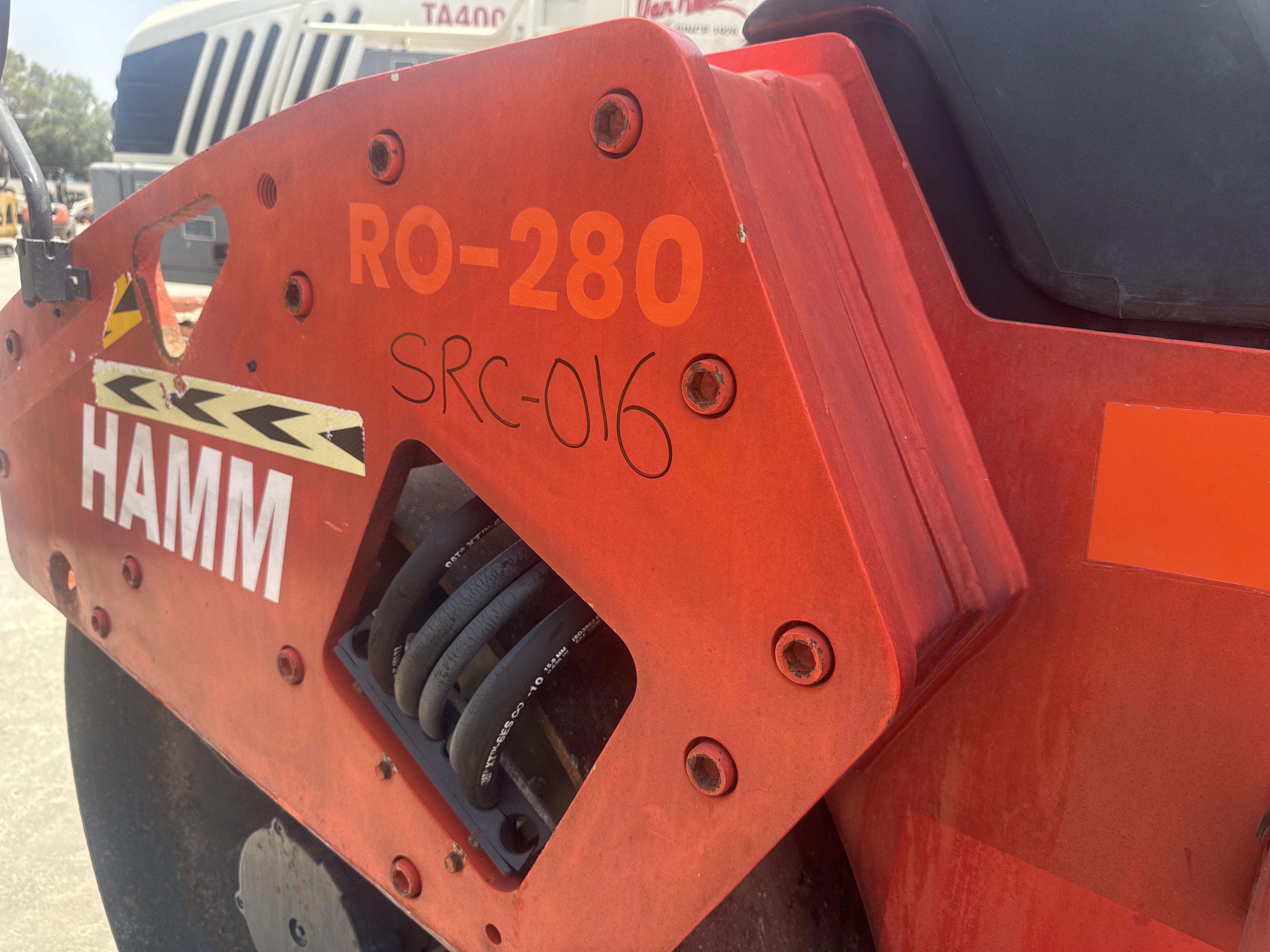 SRC-016-Hamm-HD-75-Tandem-rollers-inspection-Chassis-Front-drum-forks-1